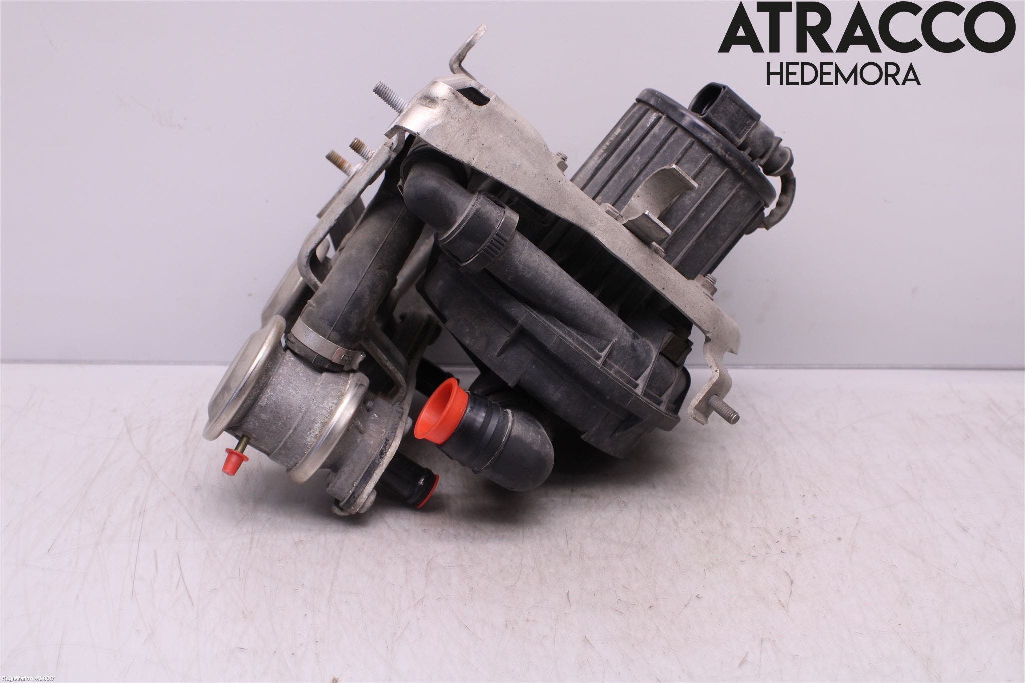 Audi A8/S8 4E  02-09 Luftpump-Avgasrening