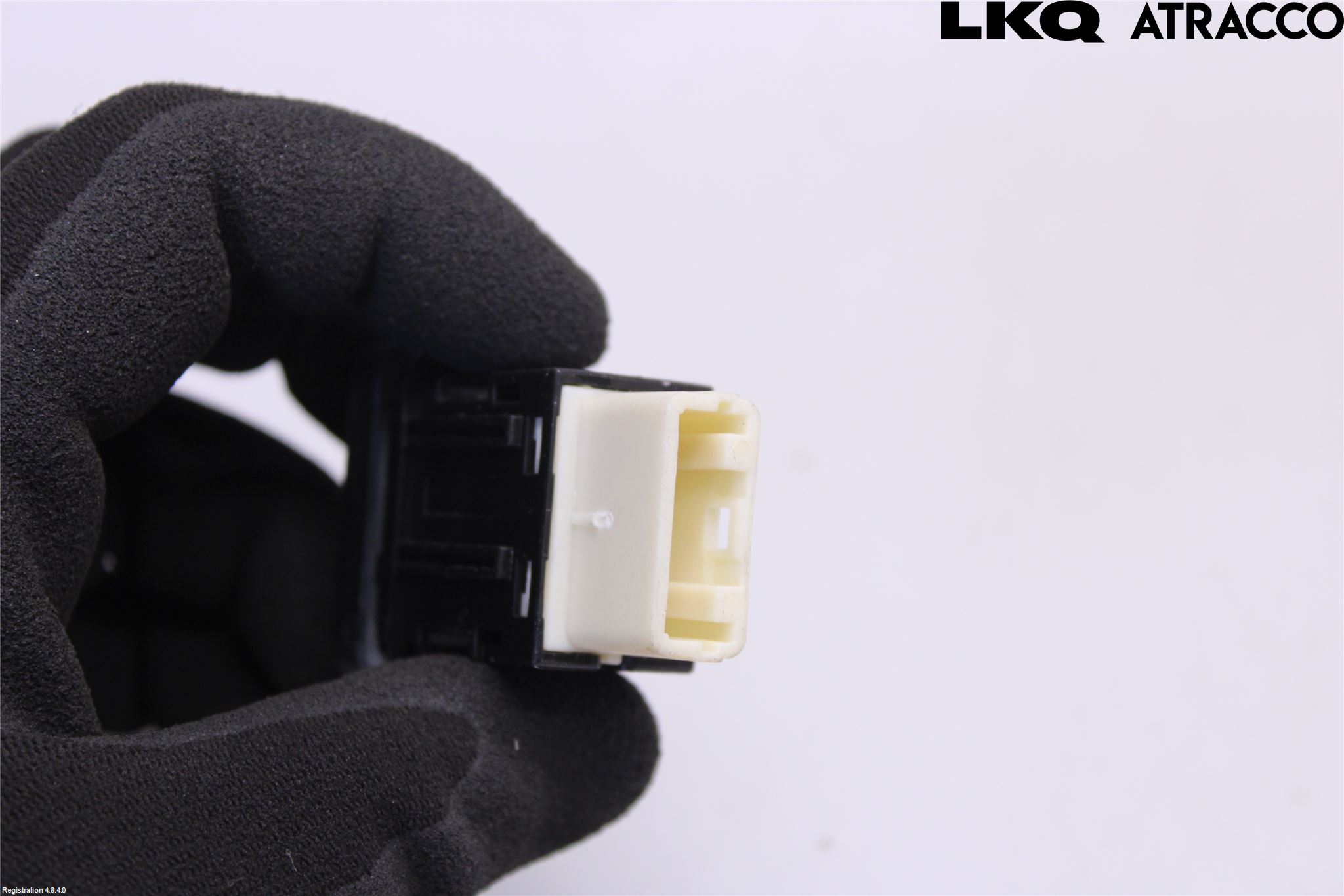 Mitsubishi OUTLANDER 13-21 Strömställare Fram