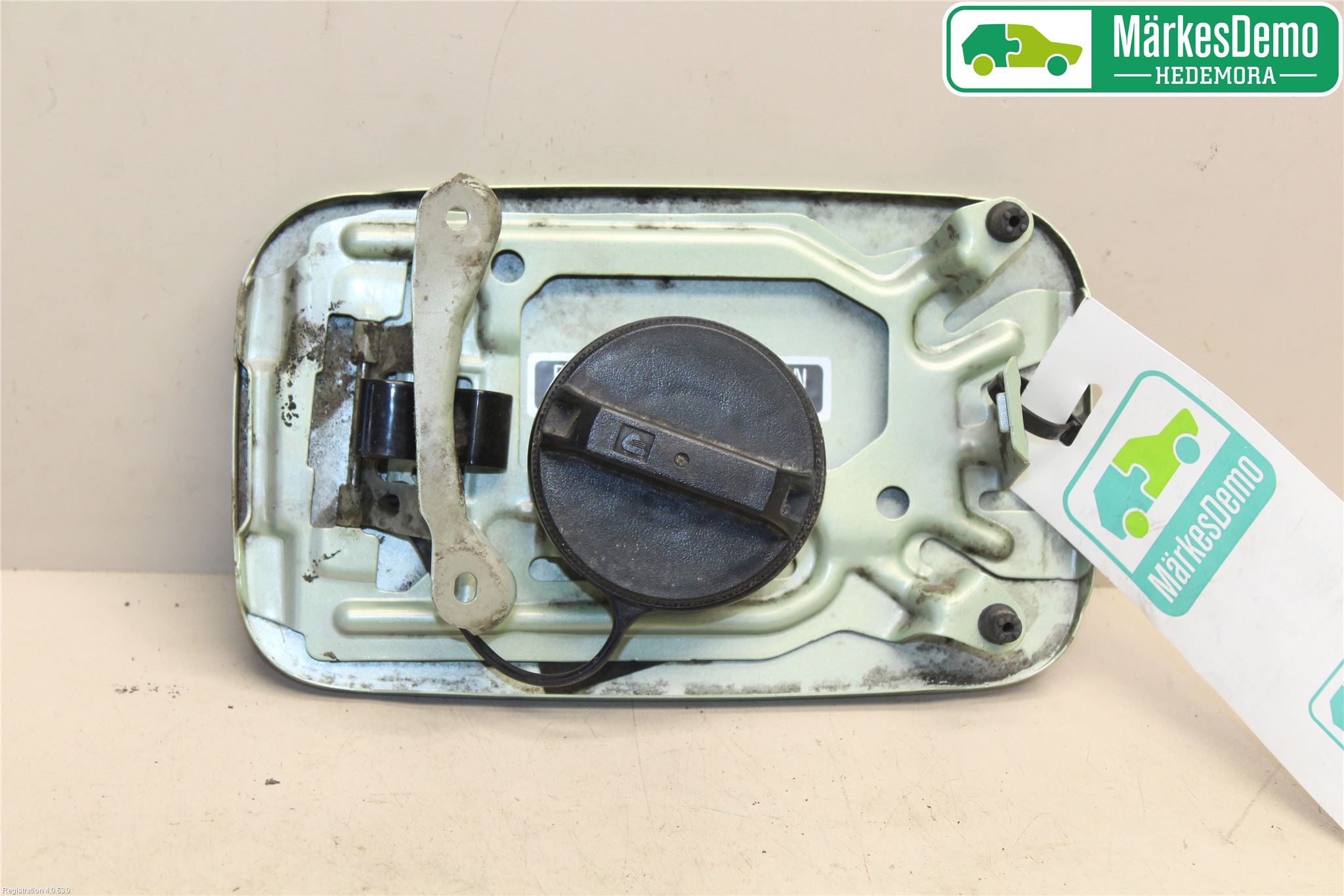 Nissan MICRA C+C Tanklucka