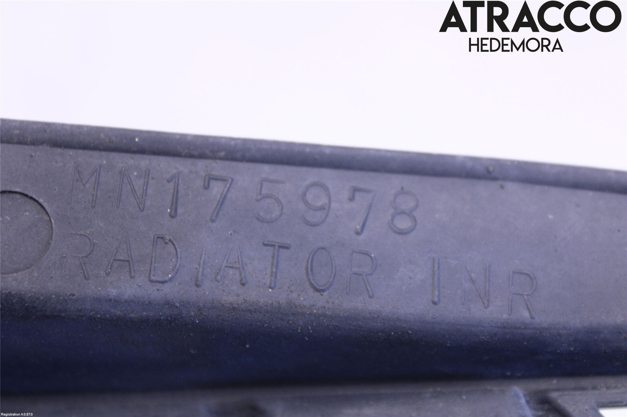 Mitsubishi OUTLANDER 01-07 Grilldel Höger