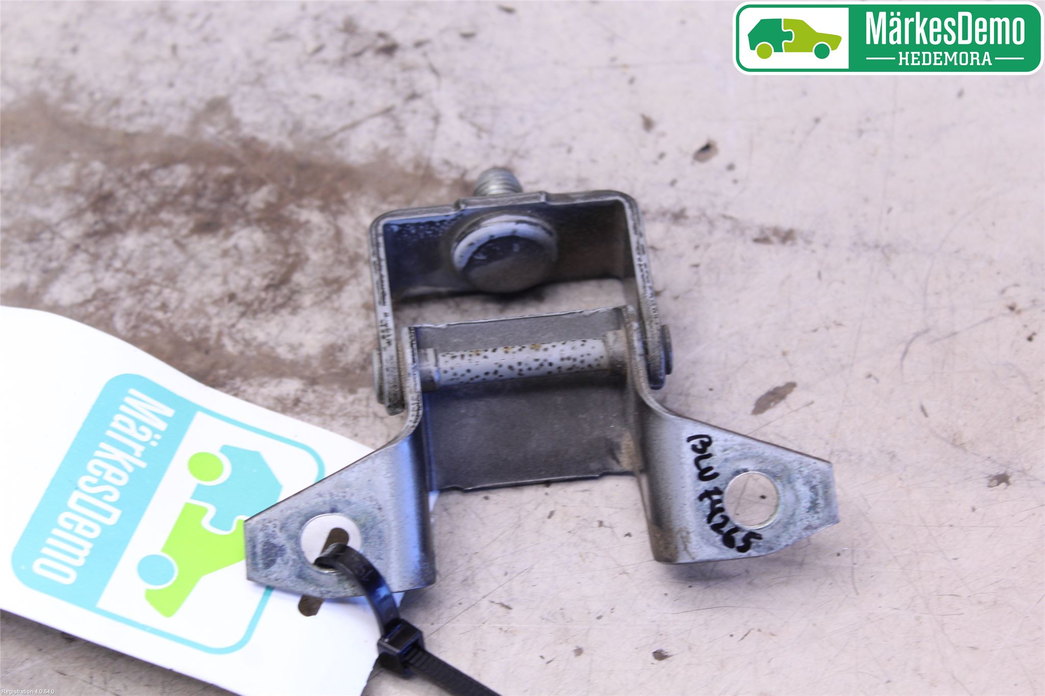 Mazda CX-3 Bakluckegångjärn Vä