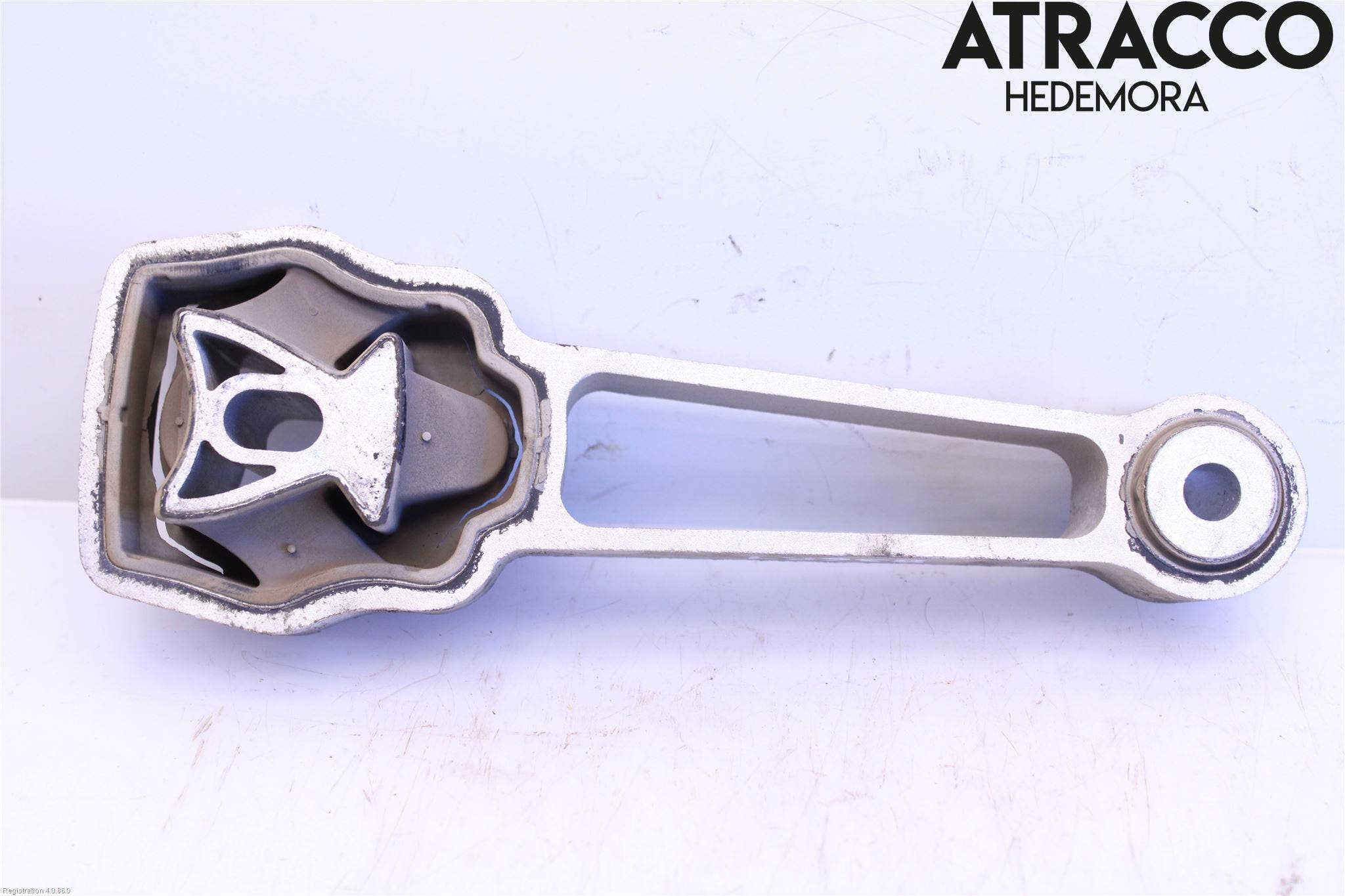 Volvo V60 CROSS COUNTRY 16-18 Motorfäste