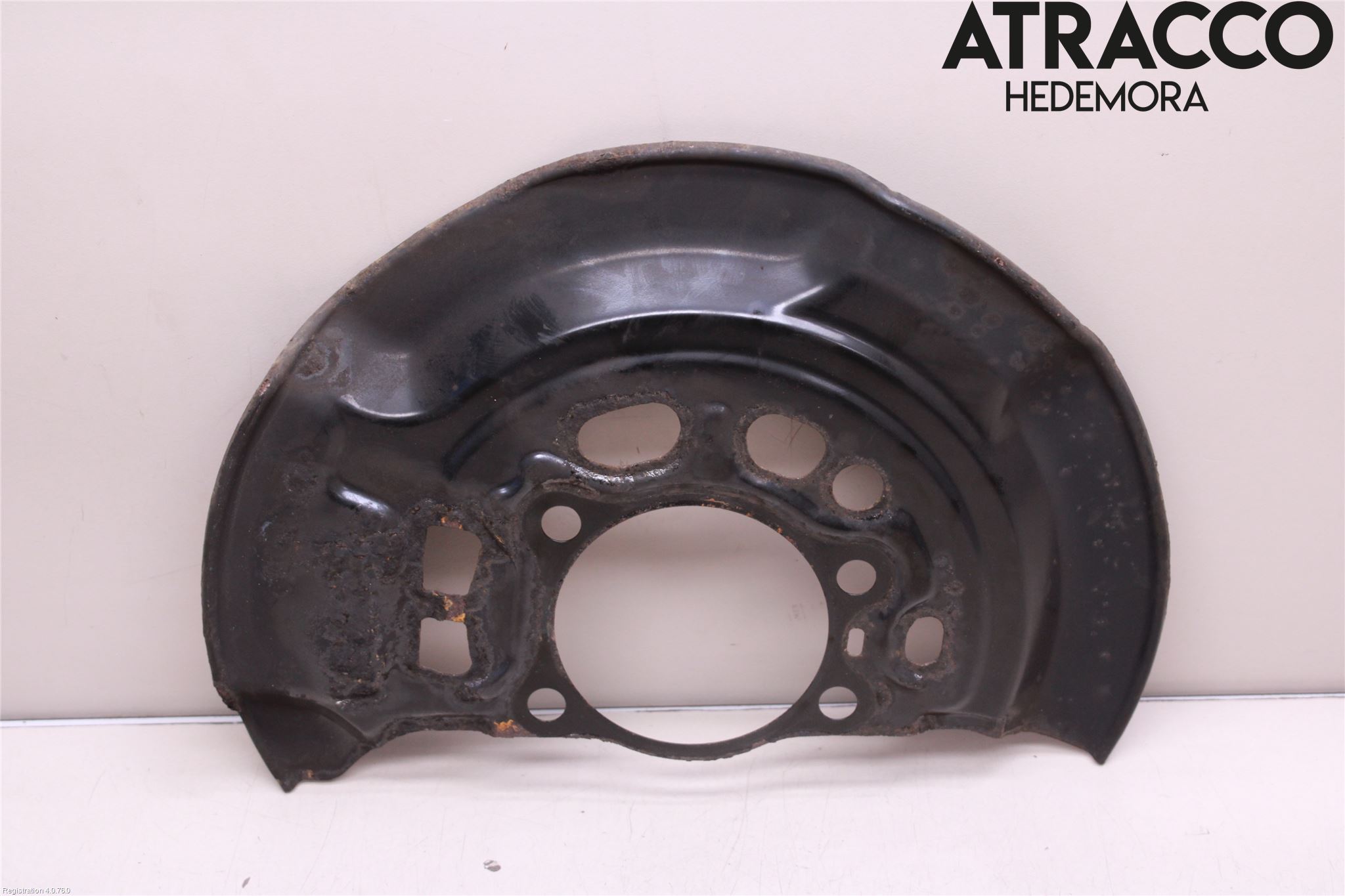 Toyota AURIS 13-19 Bromssköld Fram