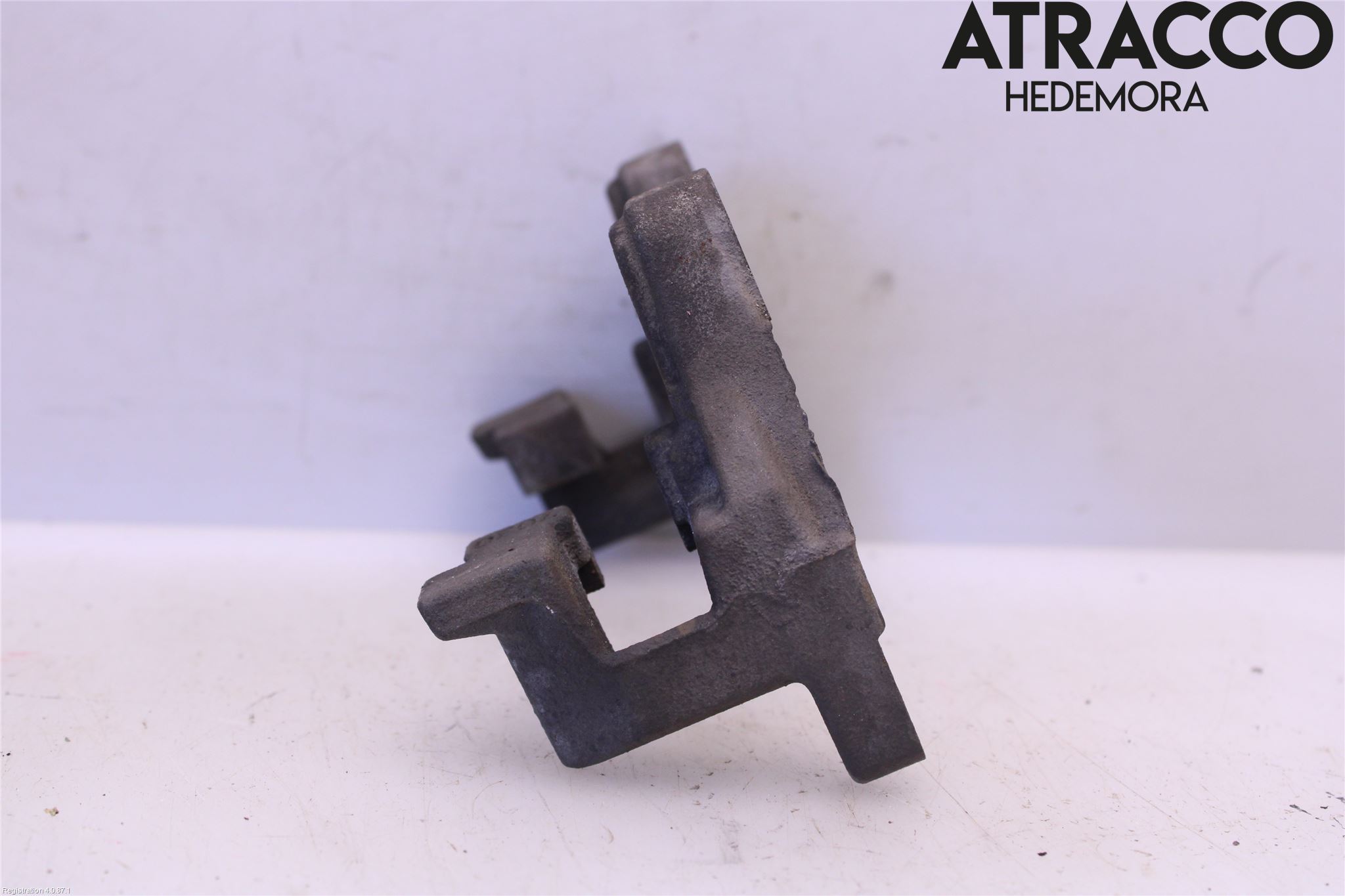 Volvo V90 17->> Bromsokshållare