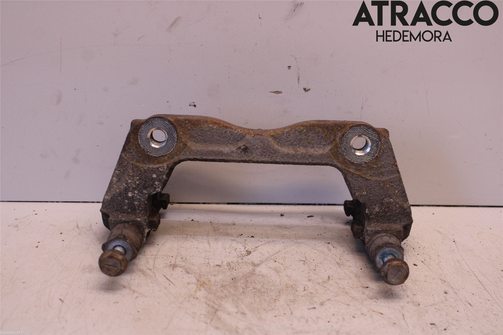 Toyota AVENSIS 16-18 Bromsokshållare