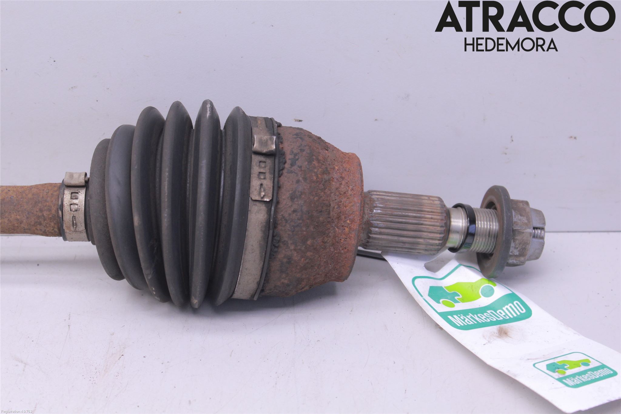 Ford FOCUS 15-18 Drivaxel Fram Vänster