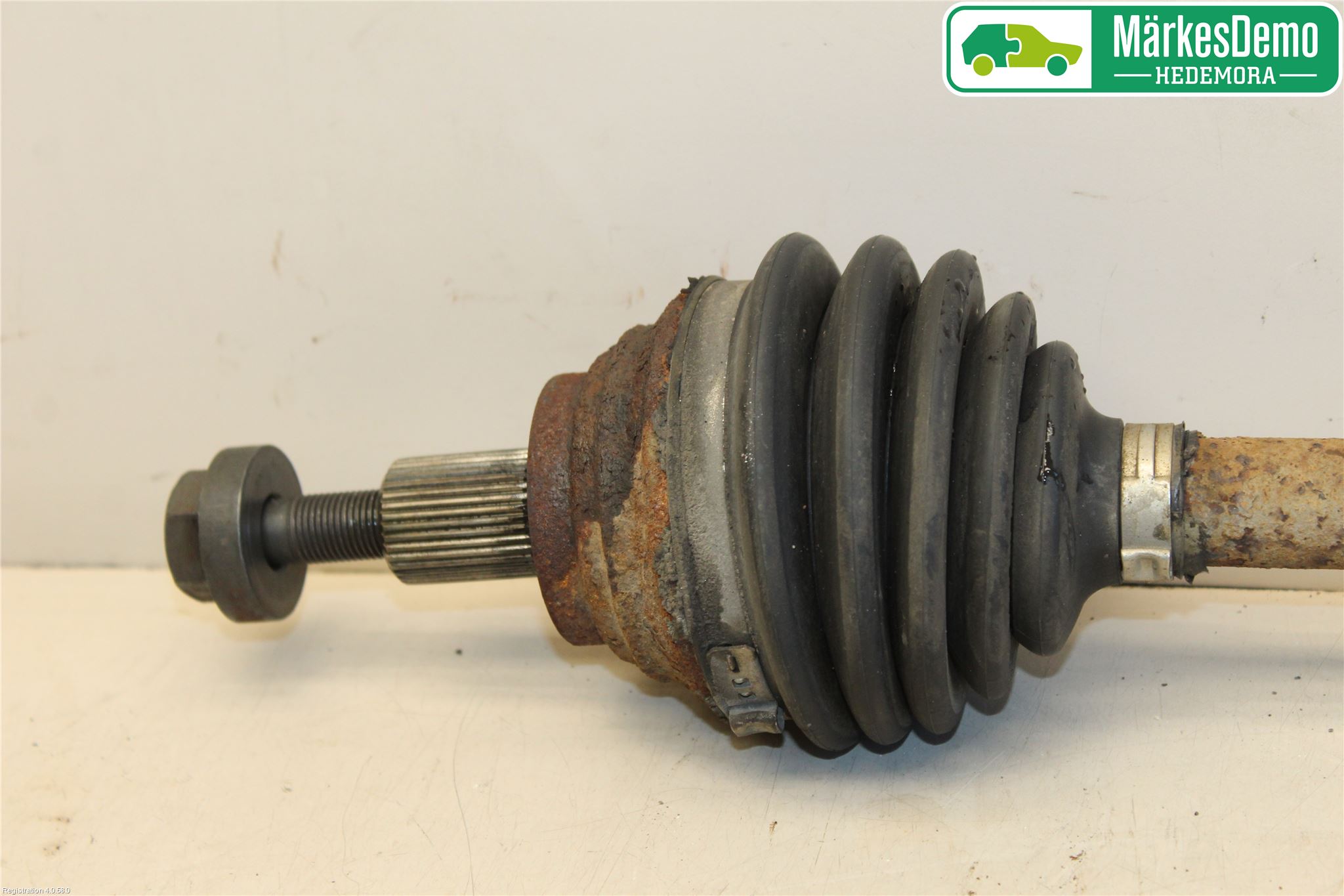 Volkswagen VW GOLF V 04-09 Drivaxel Fram Vänster
