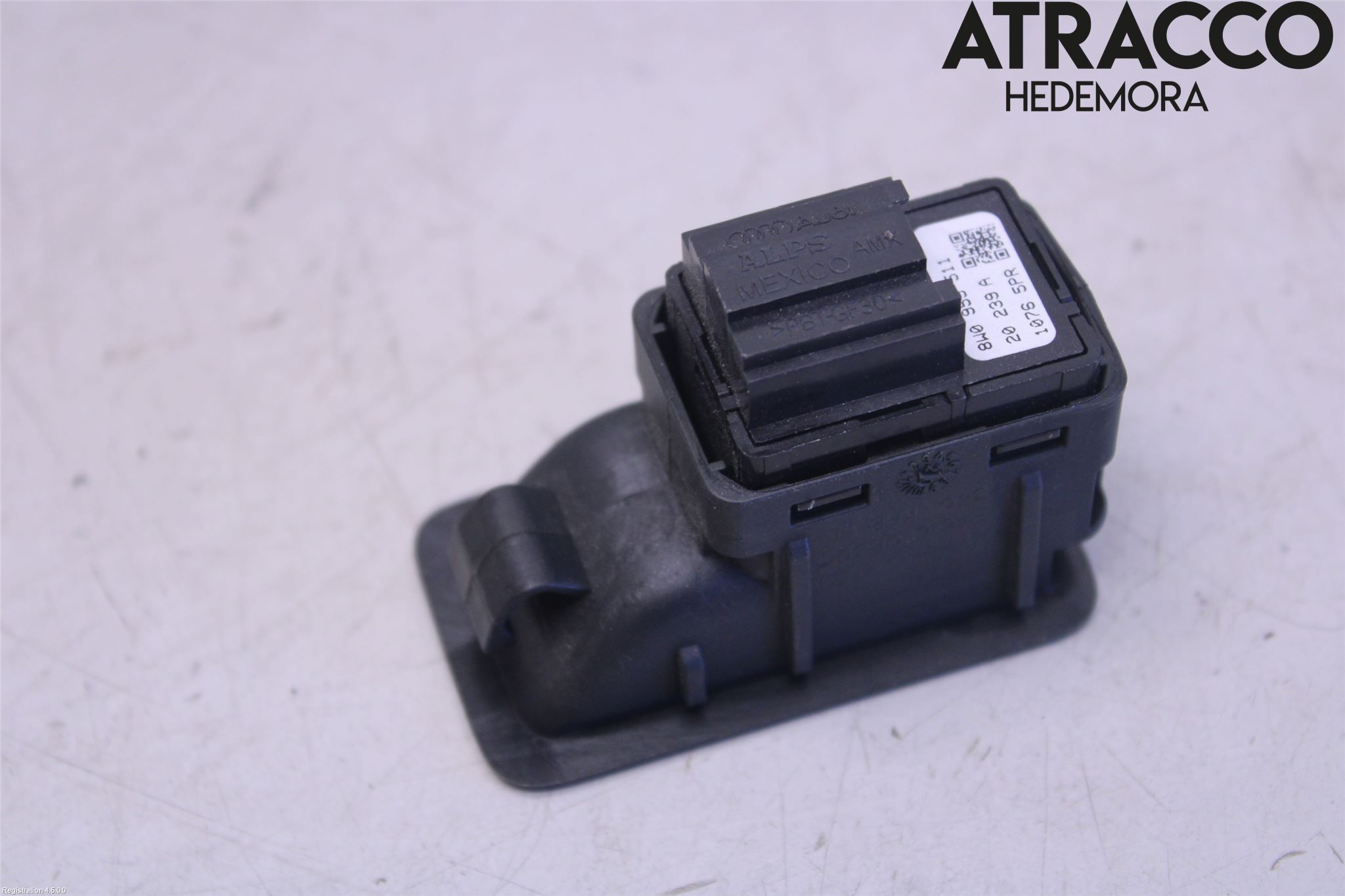 Audi Q3 F3 19- Strömställare Dragkrok