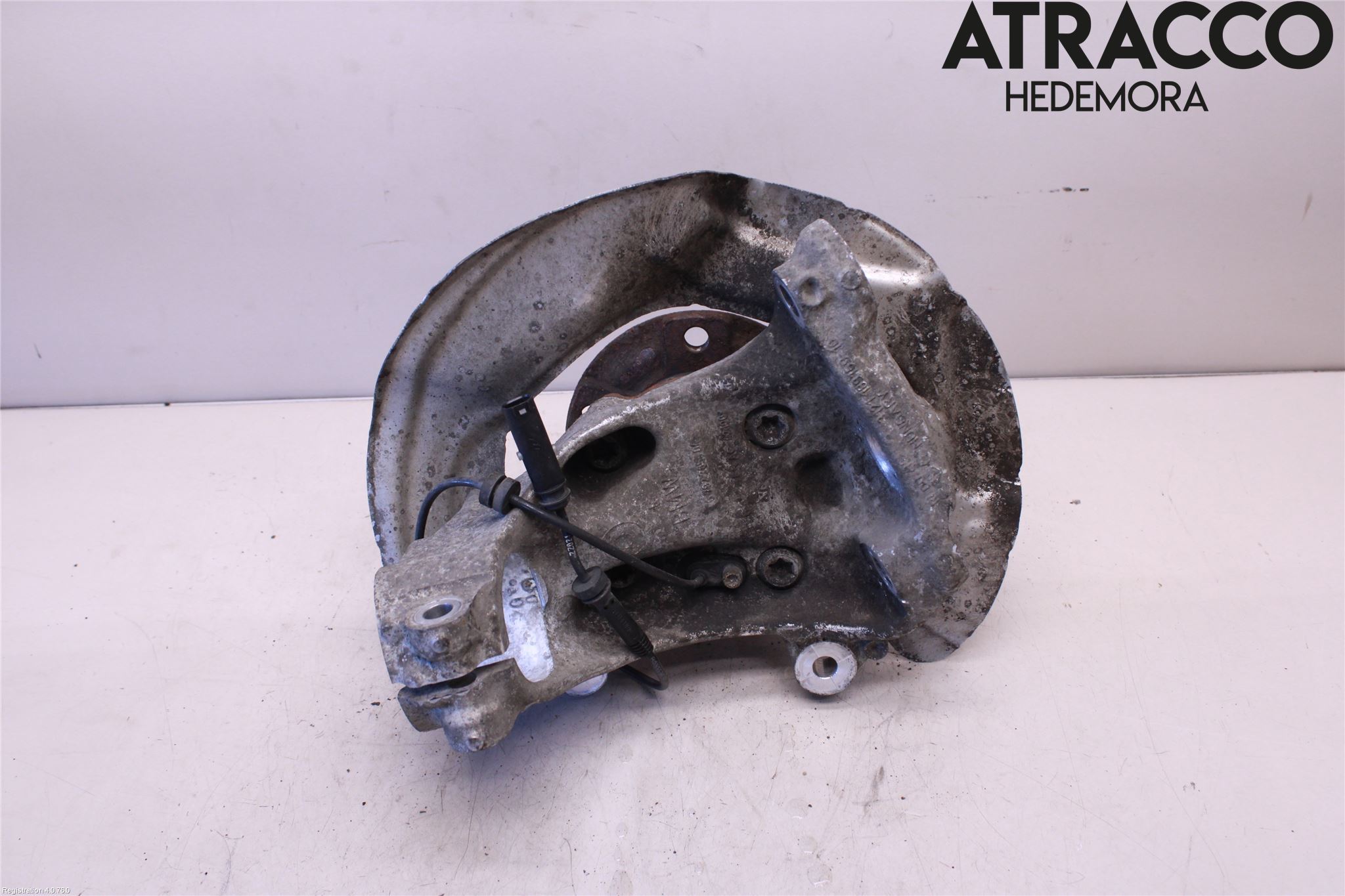 BMW 1 F20/F21 11-19 Styrspindel Lagerhus Vä