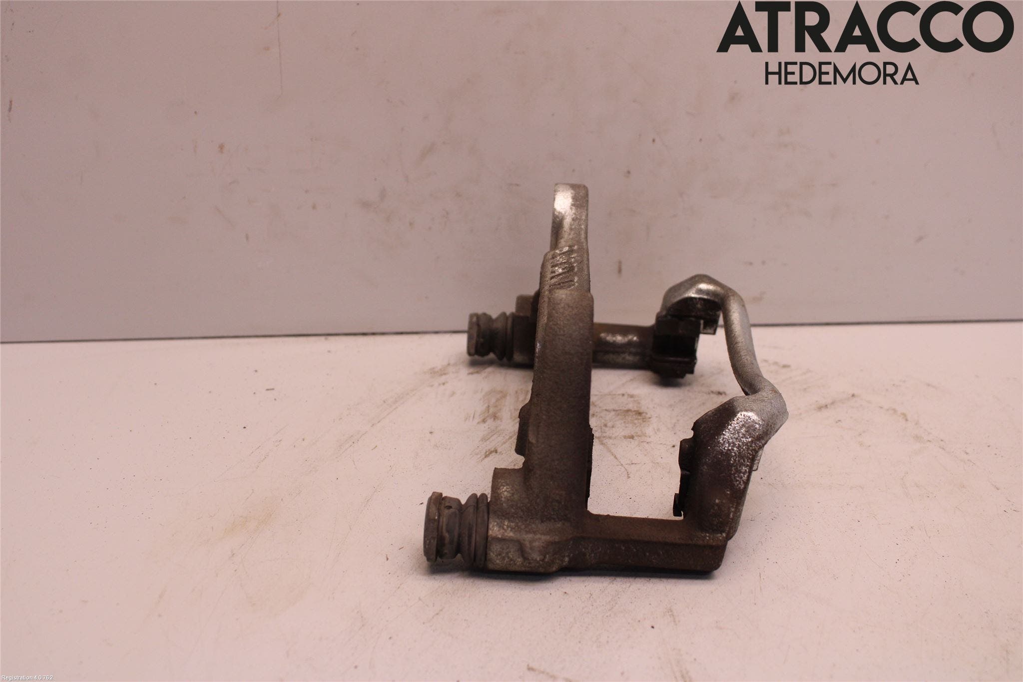 Toyota COROLLA 19- Bromsokshållare