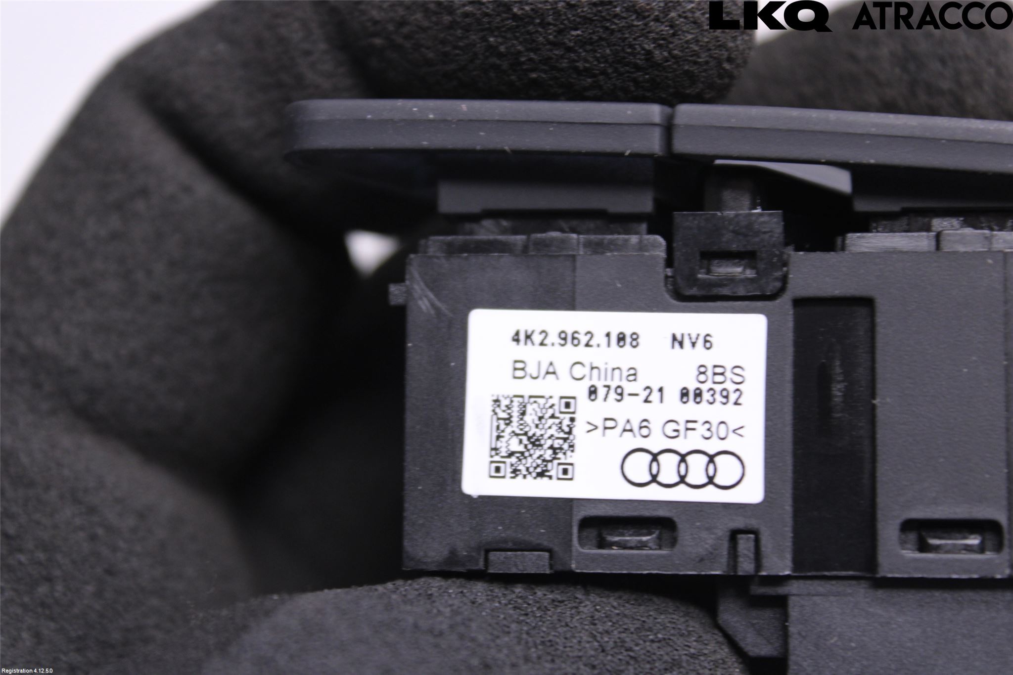 Audi A6 F2/C8 19- Strömställare Centrallås