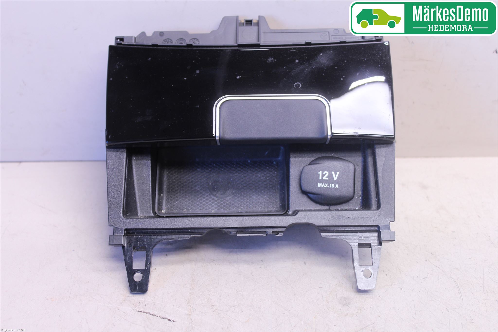 Mercedes-Benz MB E-KLASS (W212) 09-16 Instrumentbräda Förvaringsfack