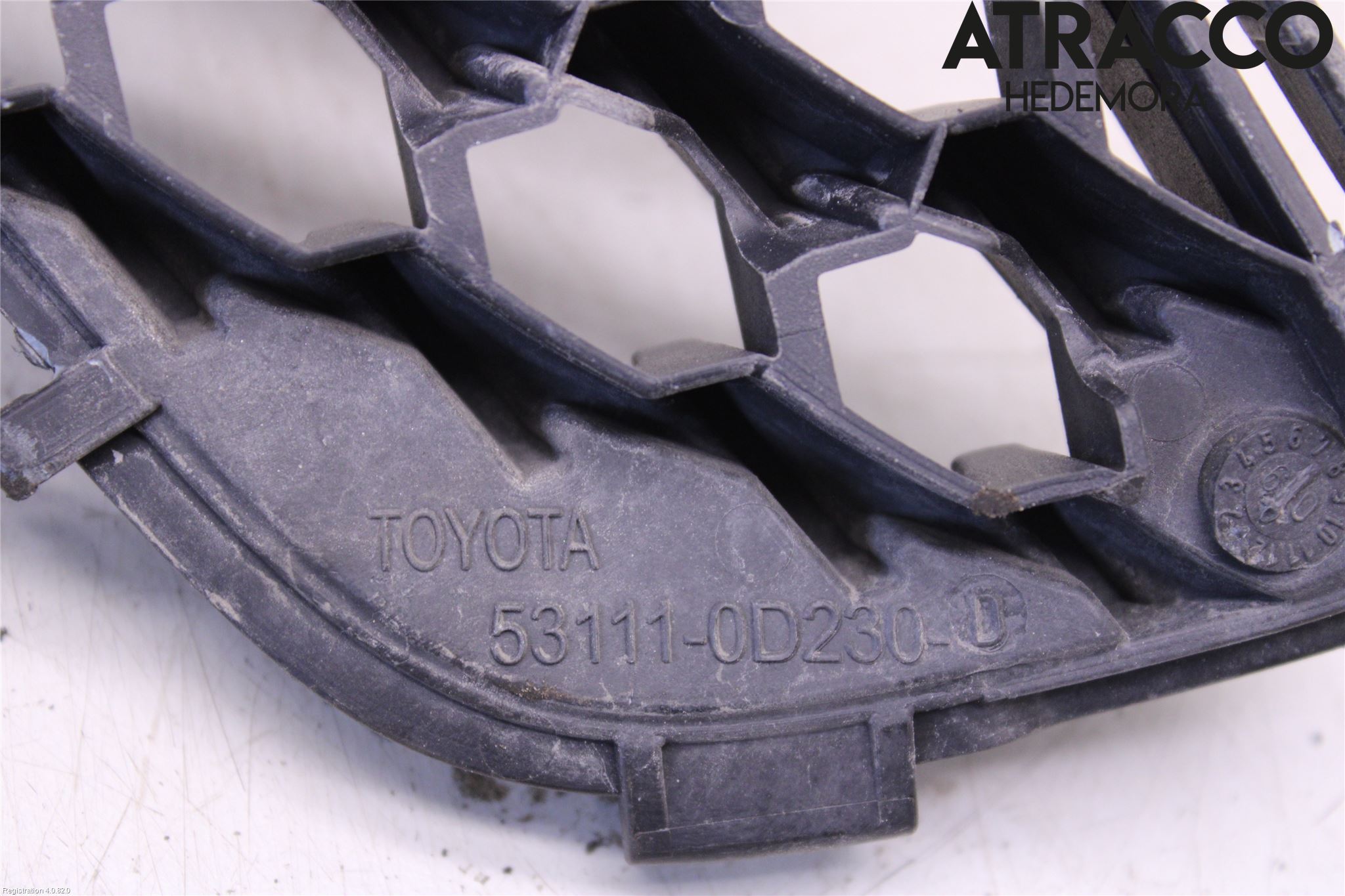 Toyota YARIS XP90 06-11 Grill Komp