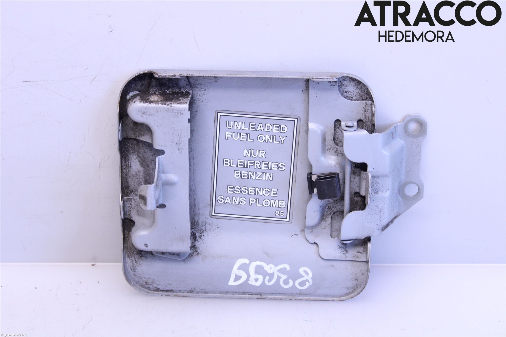 Mitsubishi PAJERO  99-06 Tanklucka