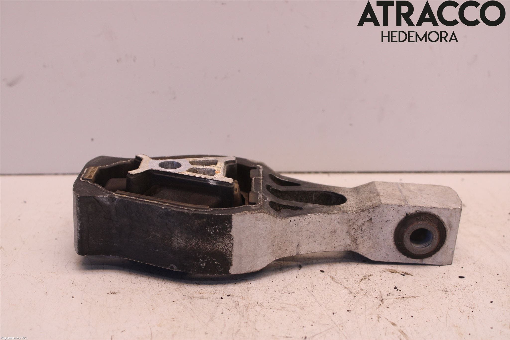 Peugeot 308 14-21 Motorfäste