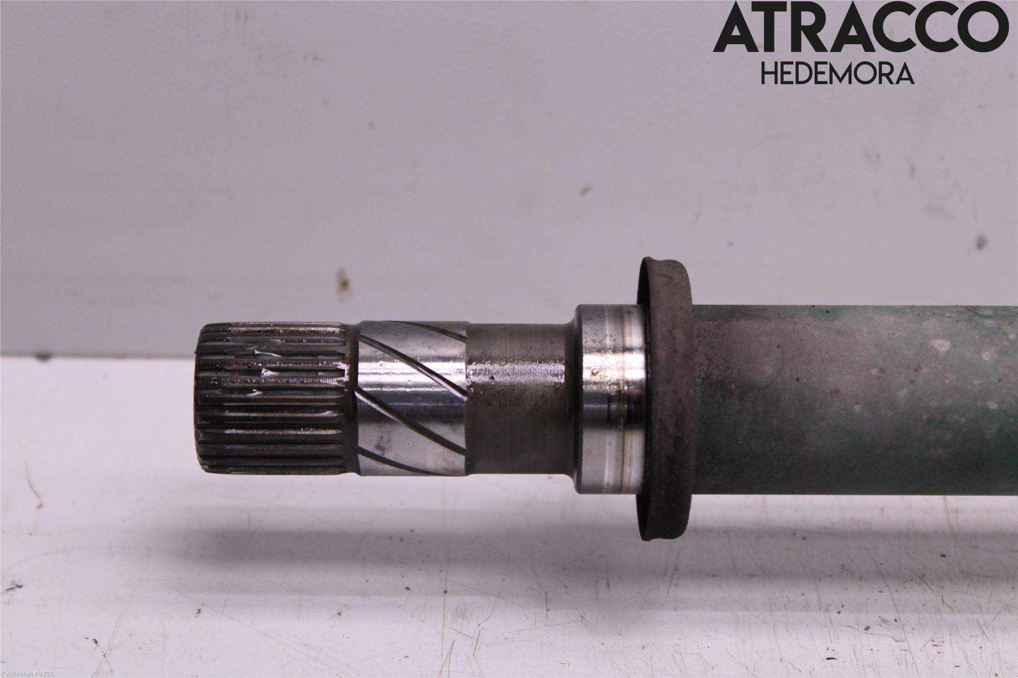 Nissan QASHQAI+2  10-14 Drivaxel Fram Höger