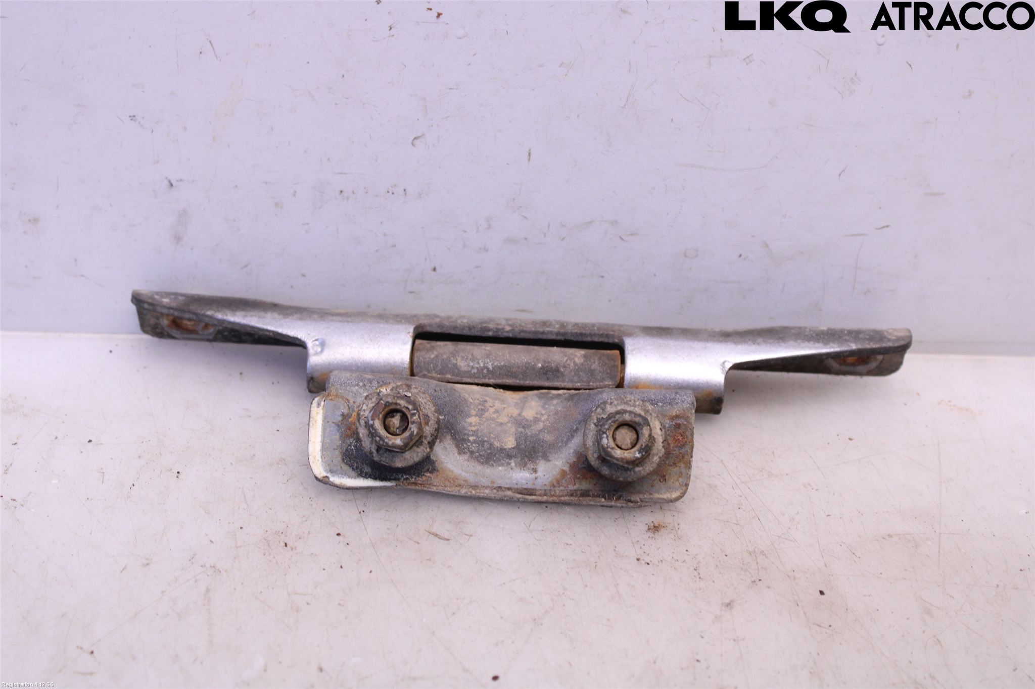 Nissan NAVARA 98-05 Bakluckegångjärn Hö
