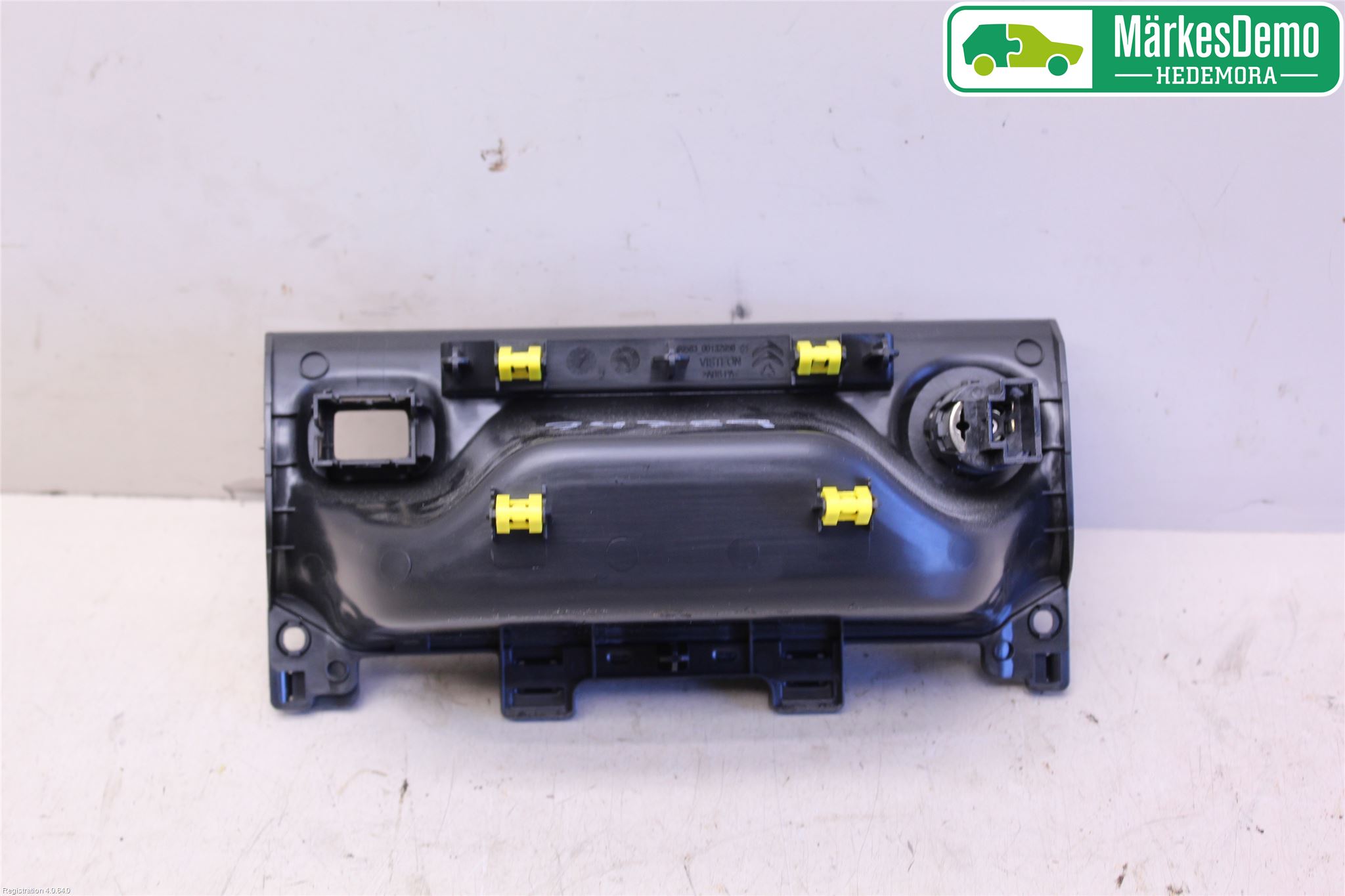Citroen C4 CACTUS 14-20 Instrumentbräda Förvaringsfack