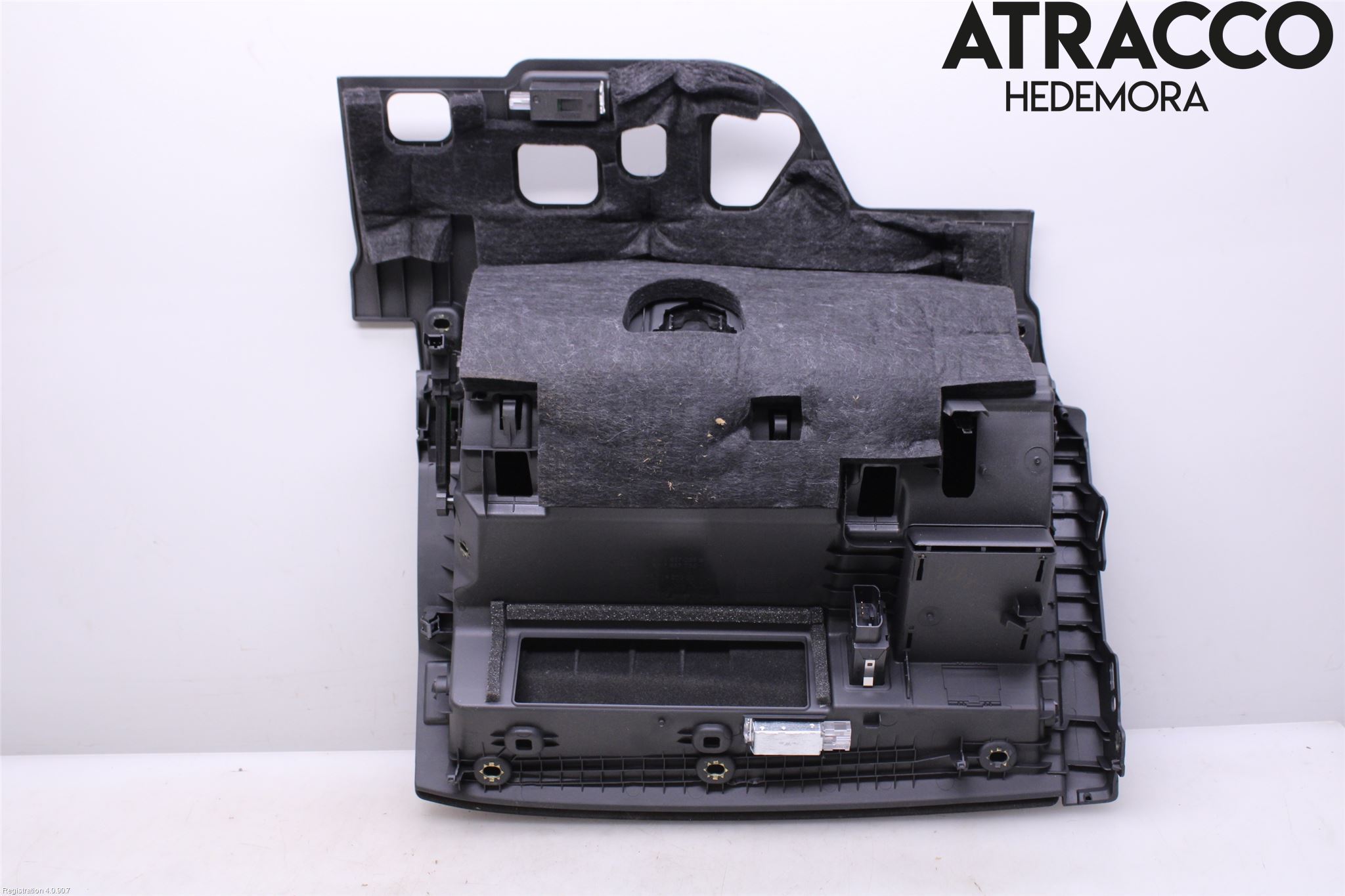 Audi A4/S4 B9 20- Handskfack