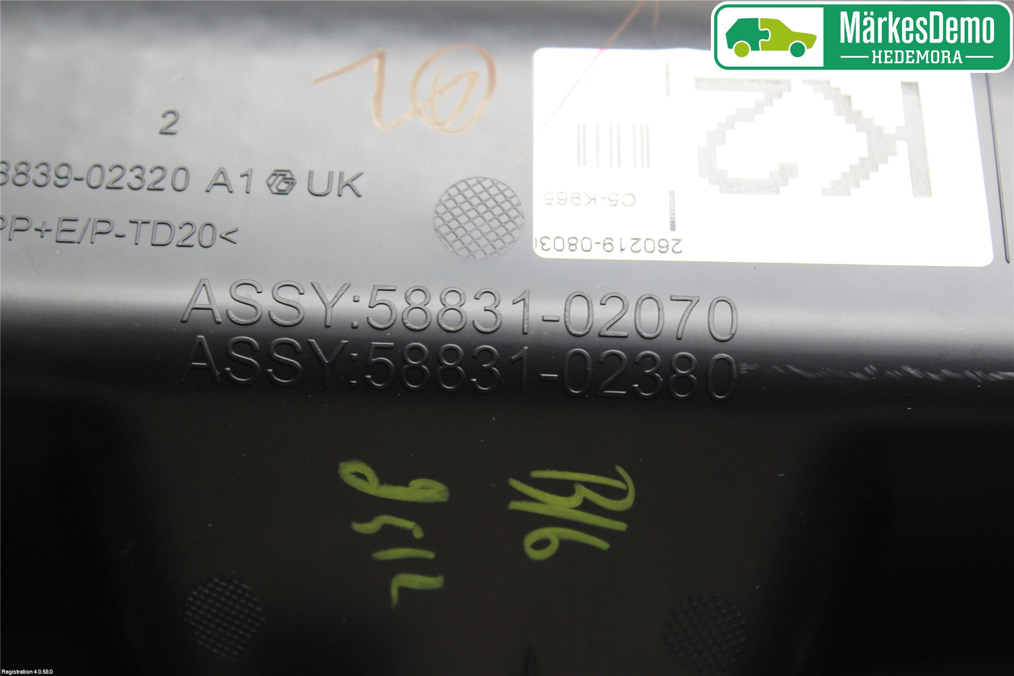 Toyota COROLLA 19- Instrumentkonsoll Mitt