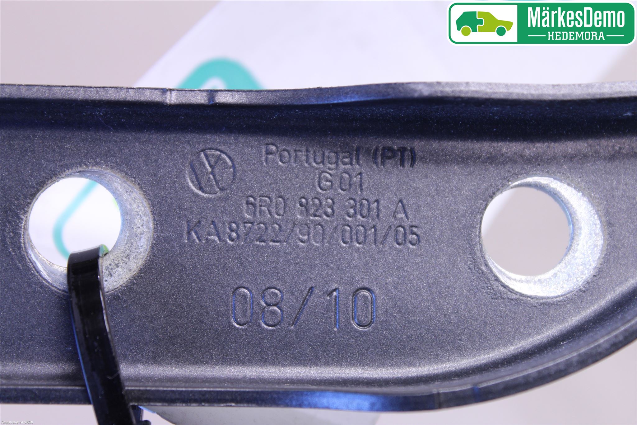 Volkswagen VW POLO 10-17 Huvgångjärn