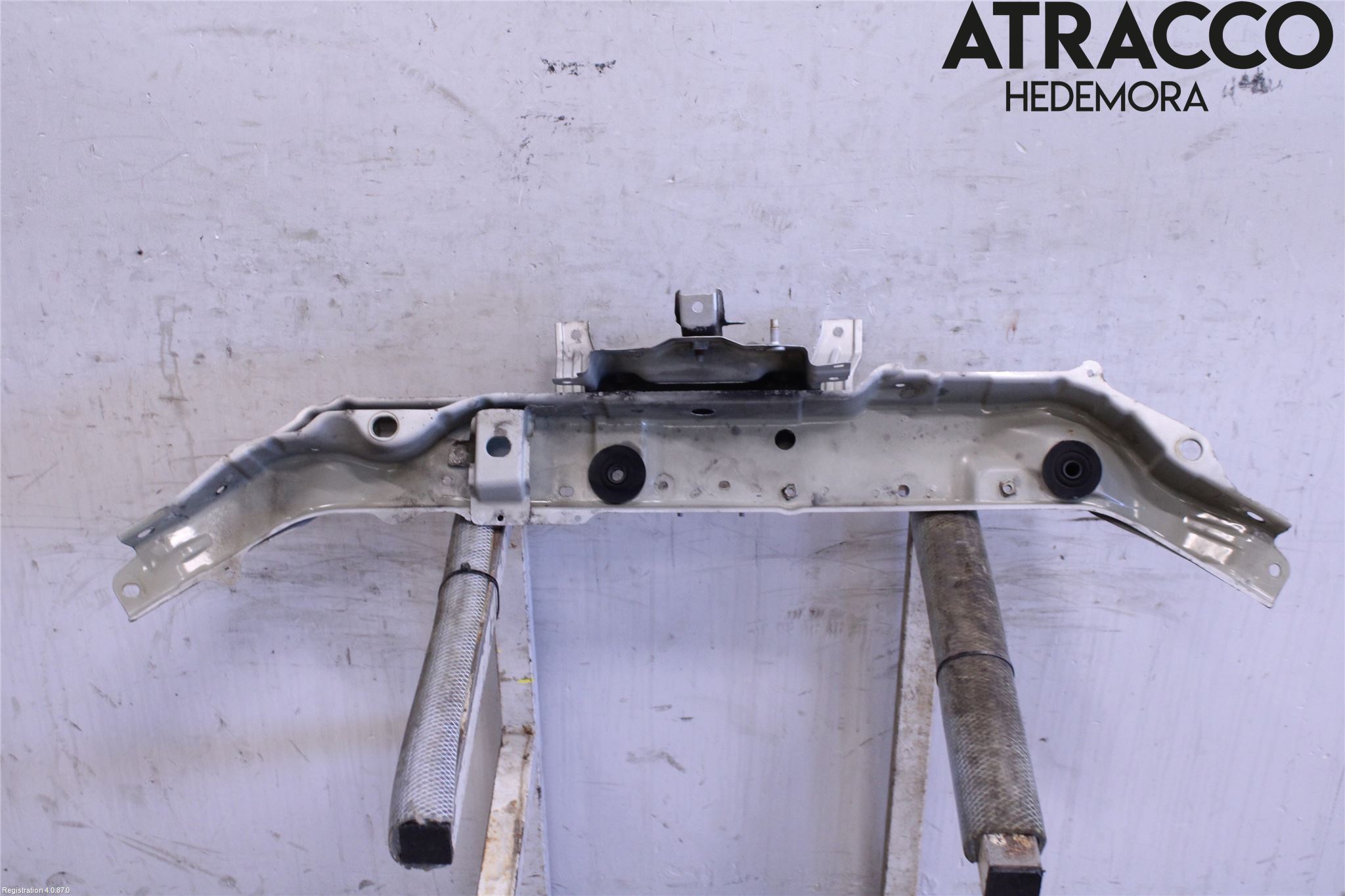 Nissan NOTE E11 06-14 Front Huvlåsplåt-Balk