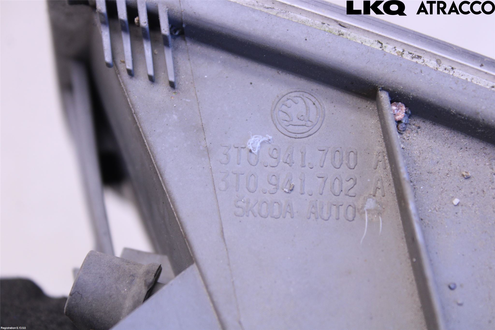 Skoda SUPERB 09-15 Dimljus-Varselljus Fram