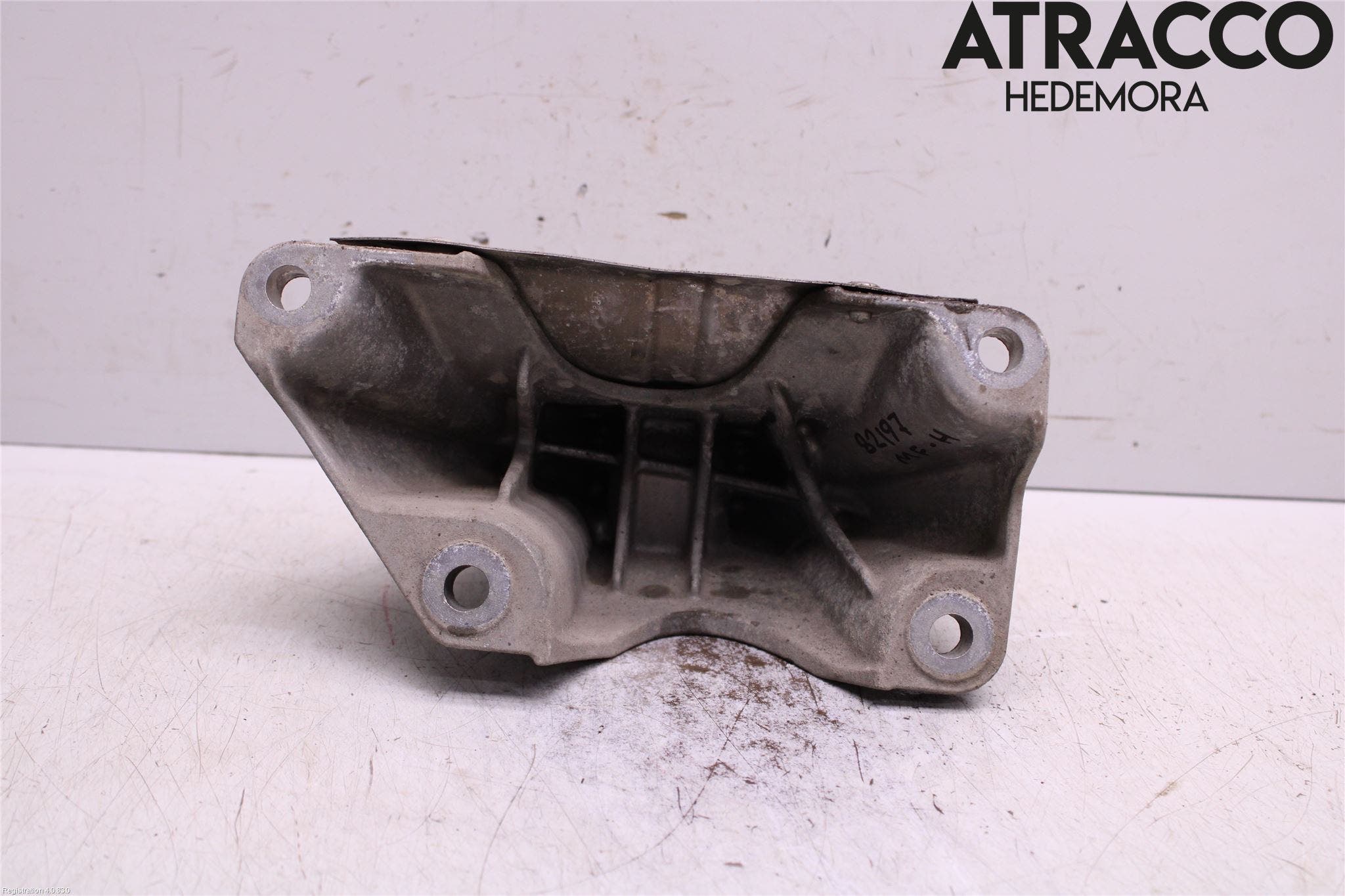 BMW 5 F10/F11/F18 09-17 Motorfäste