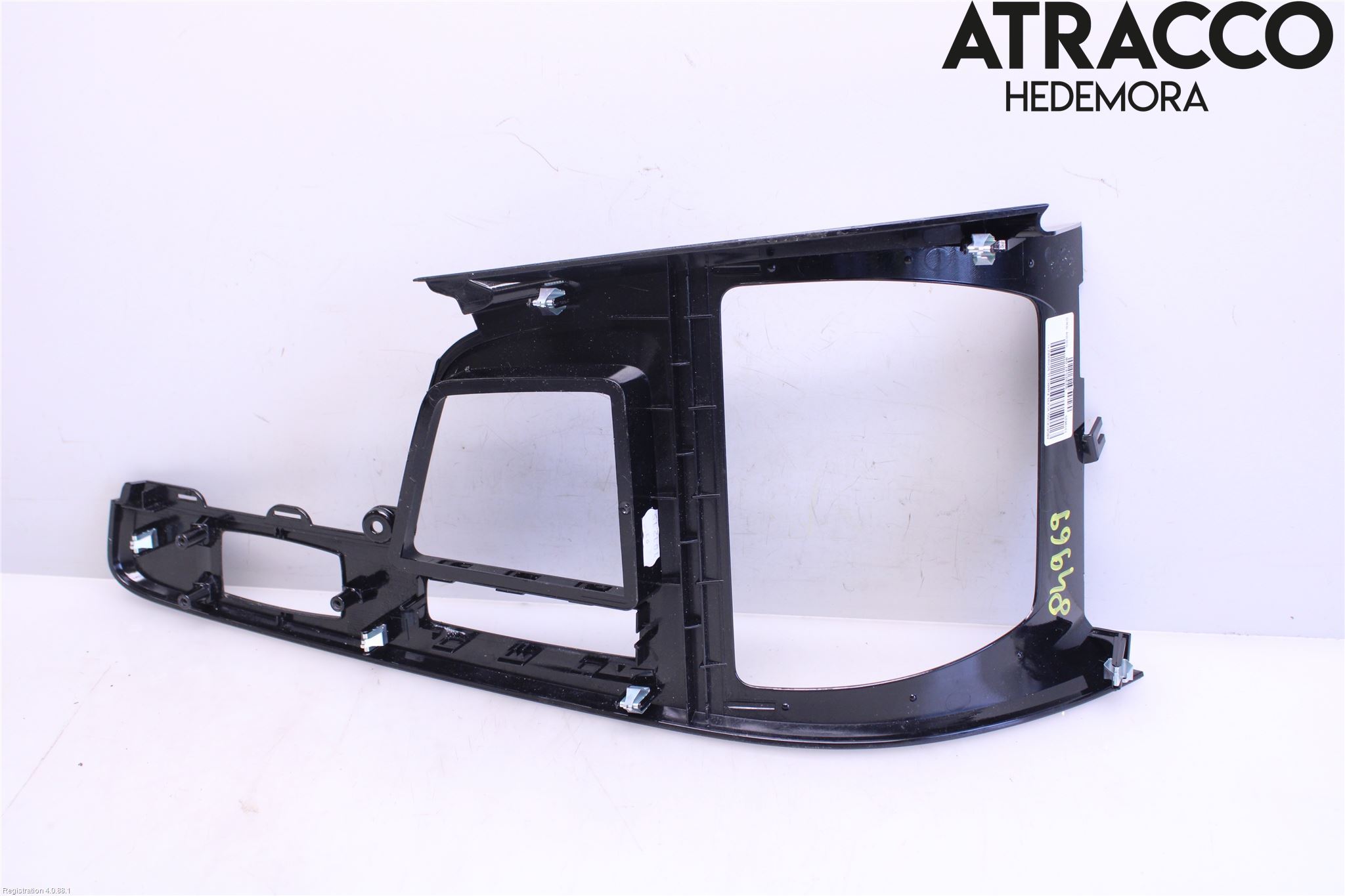 BMW X1 F48 15-22 Instrumentkonsoll Mitt