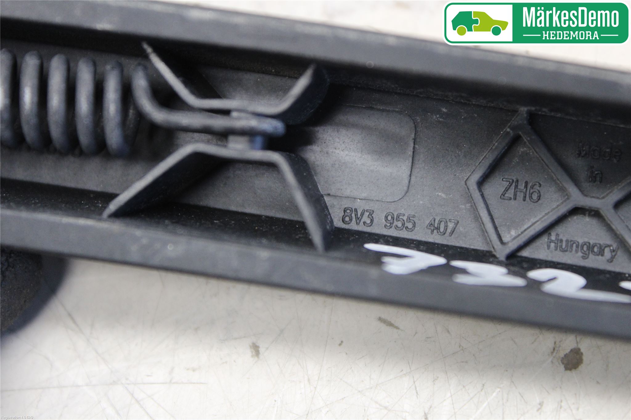 Audi A3/S3 8V 13-20 Torkararm-Bakruta