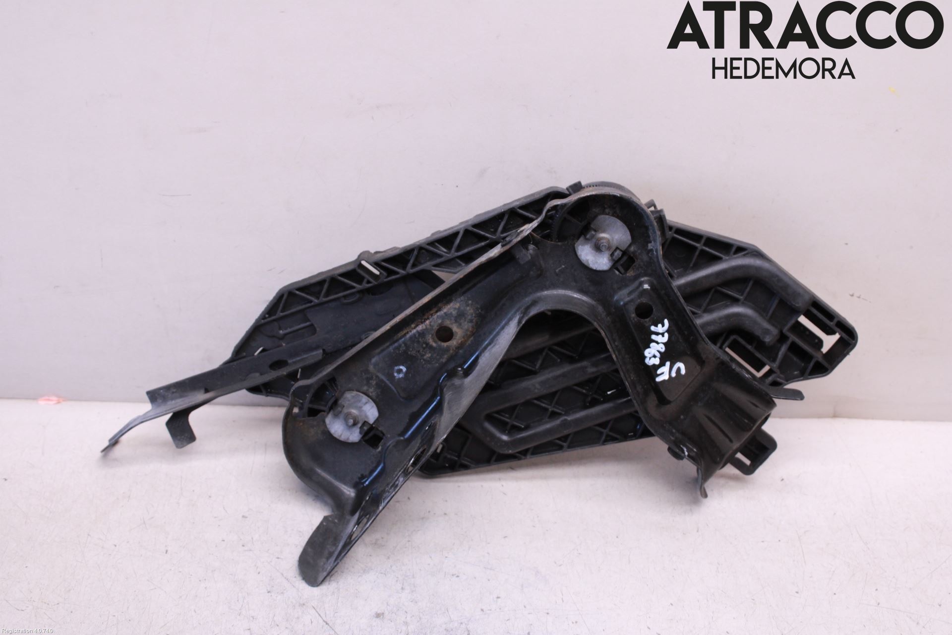 Skoda OCTAVIA (1Z) 05-13 Strålkast Fästsarg