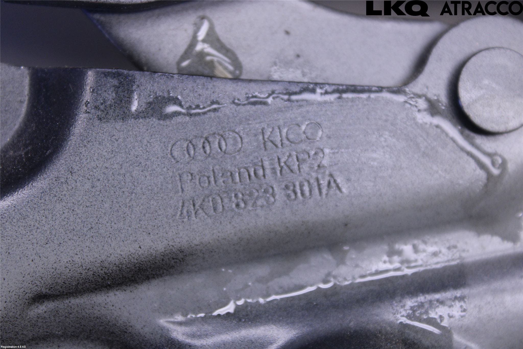 Audi A6 F2/C8 19- Huvgångjärn