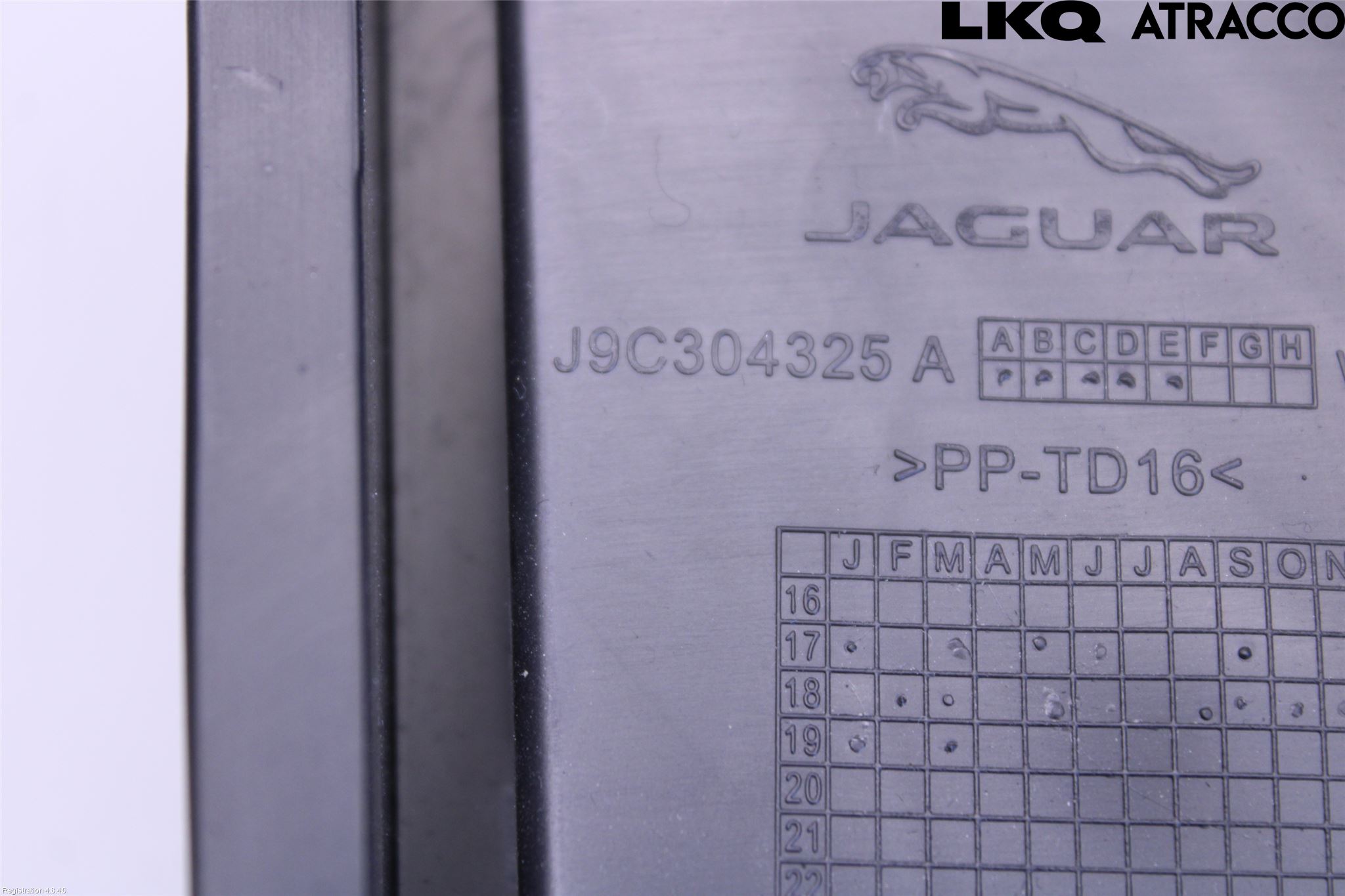 Jaguar E-PACE 17- Instrumentbräda Sparkskydd