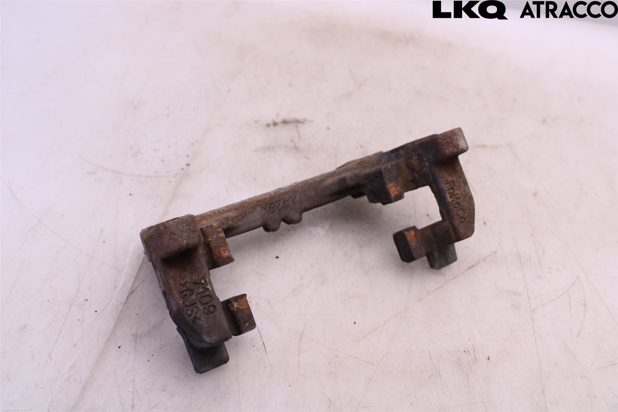 Ford FOCUS 19- Bromsokshållare