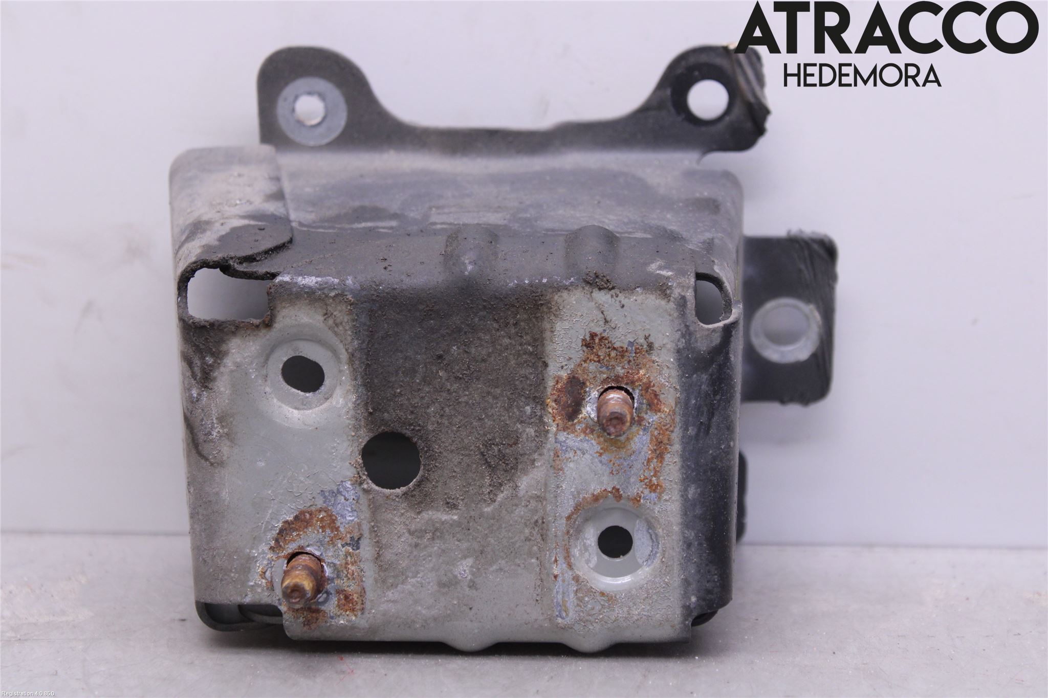 Nissan PULSAR Stötfångarfäste Bak Vä