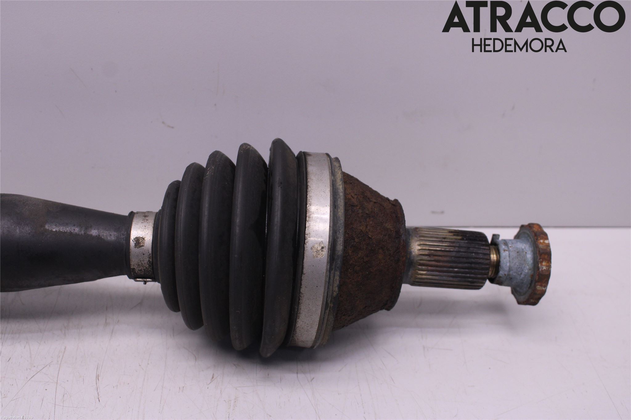 Volkswagen VW POLO 10-17 Drivaxel Fram Höger