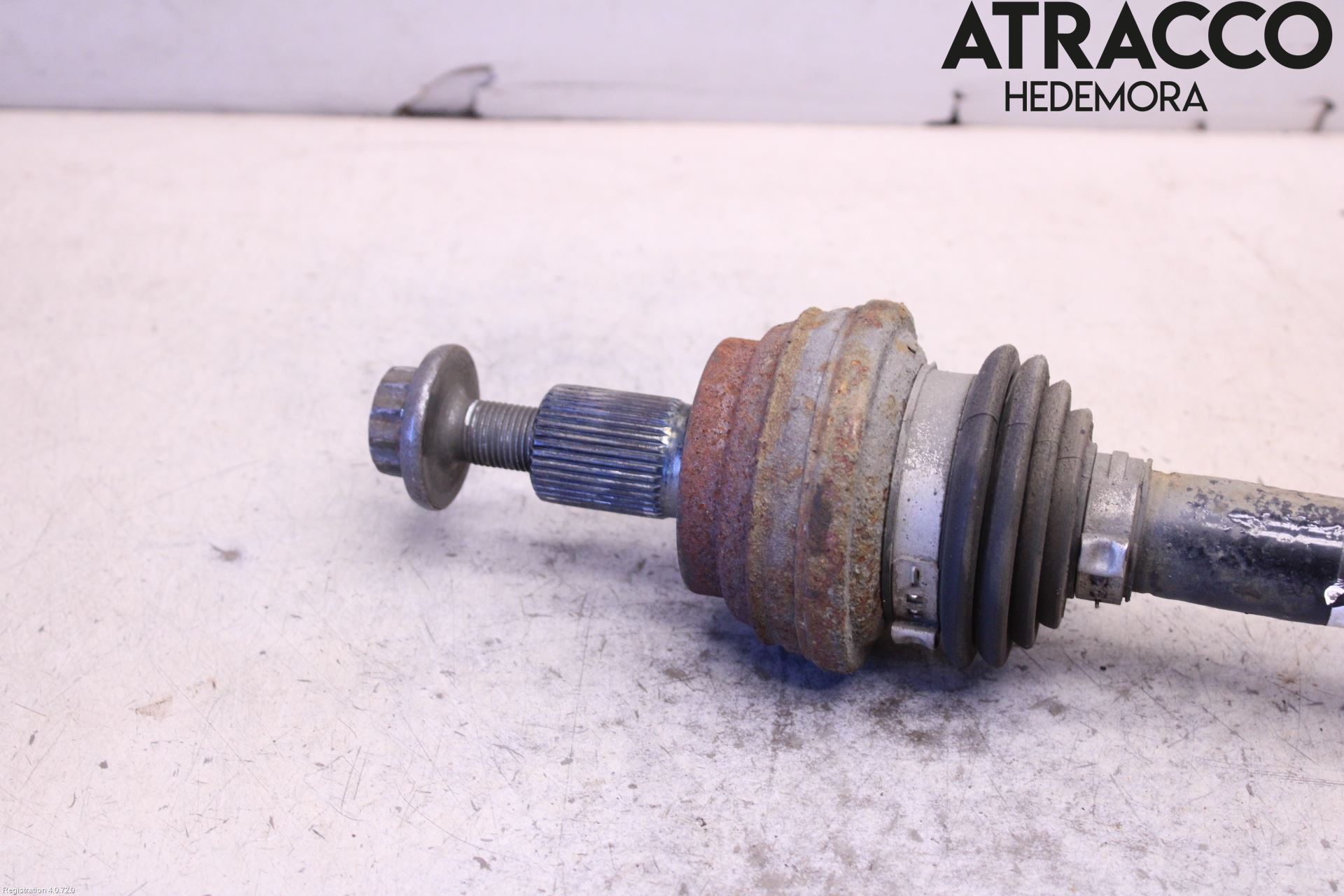 Volkswagen VW TIGUAN 07-16 Drivaxel Bak Vänster