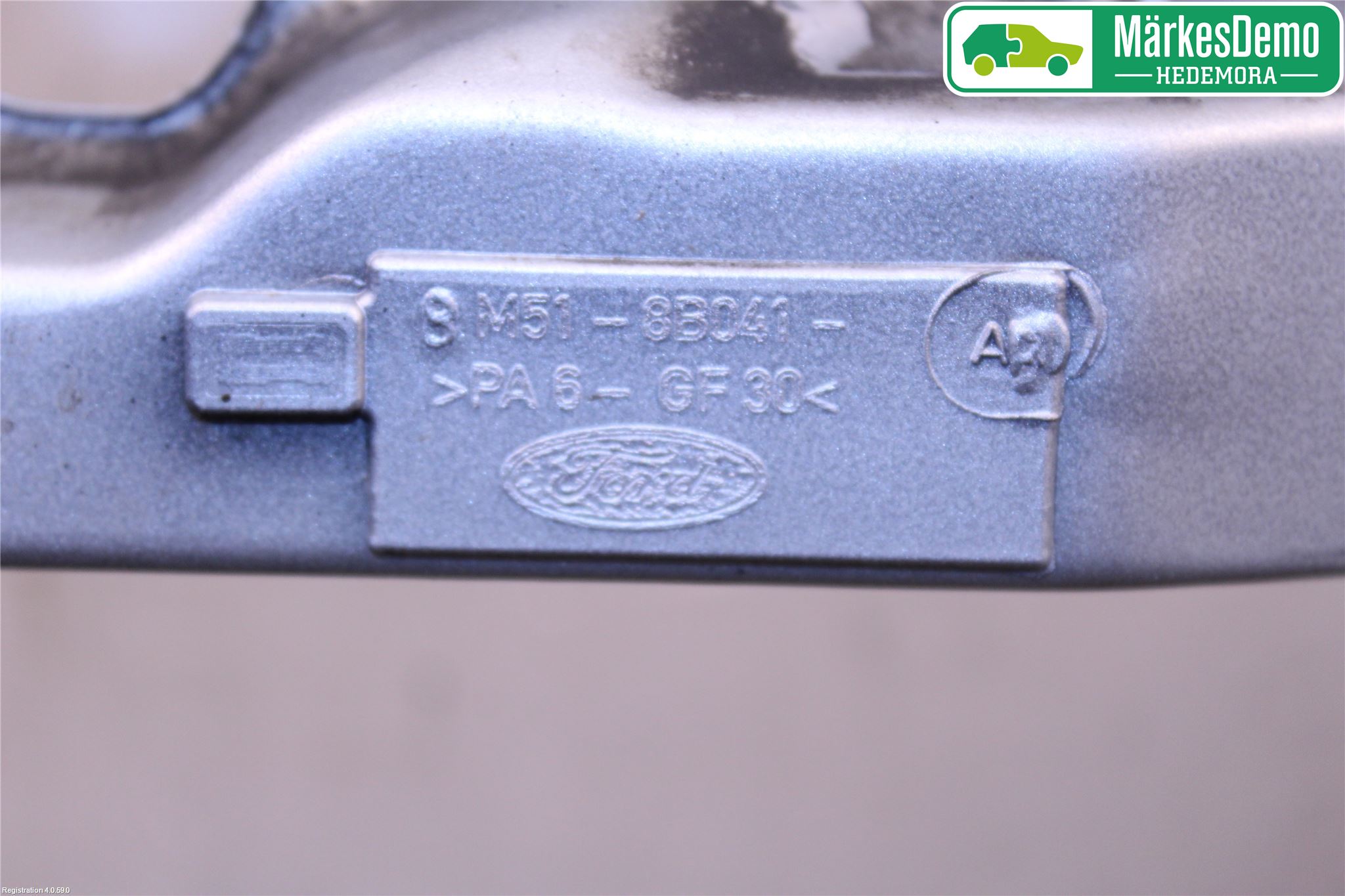 Ford FOCUS 08-11 Front Huvlåsplåt-Balk