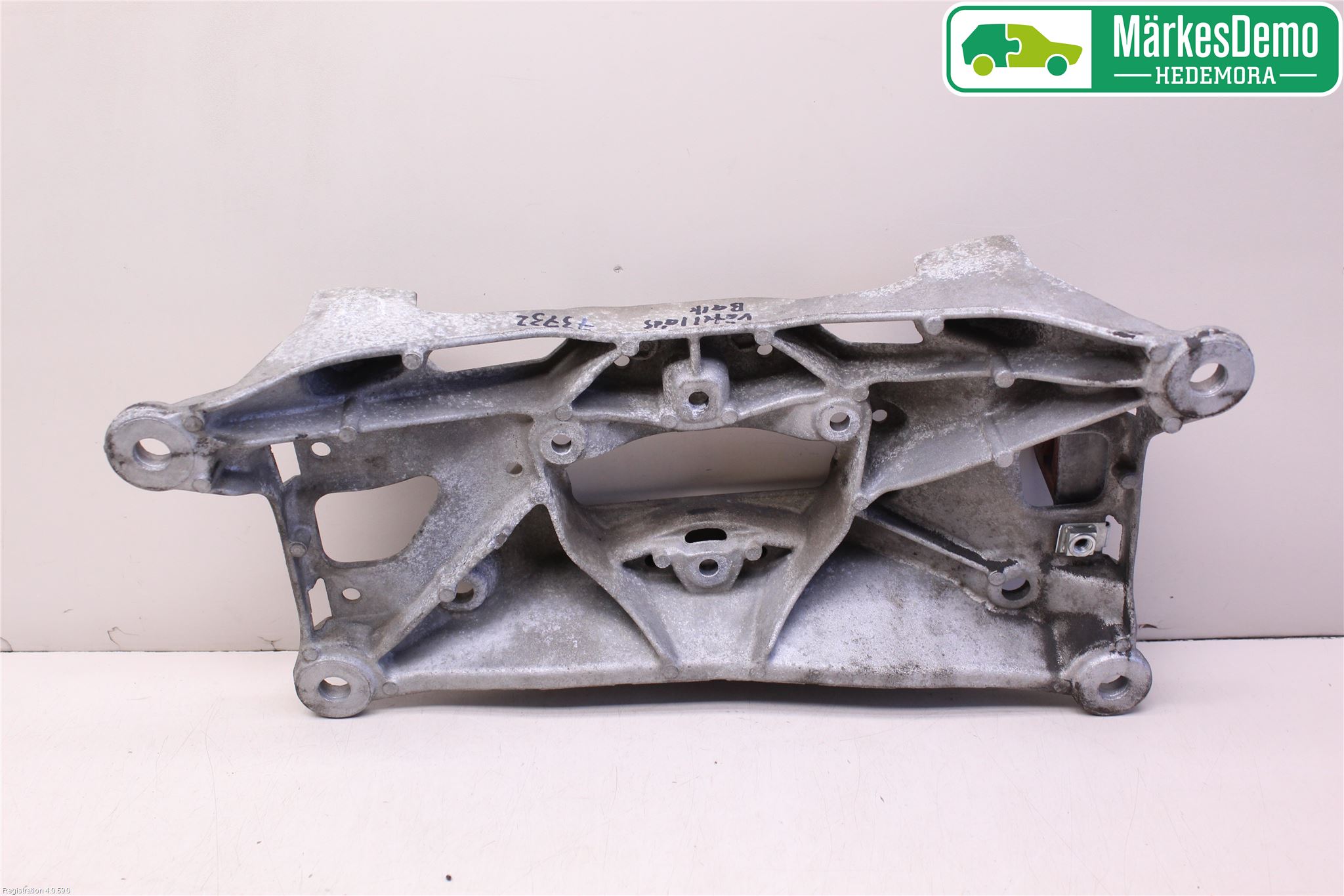 Audi A4/S4 B9 16-19 Växellådsbalk