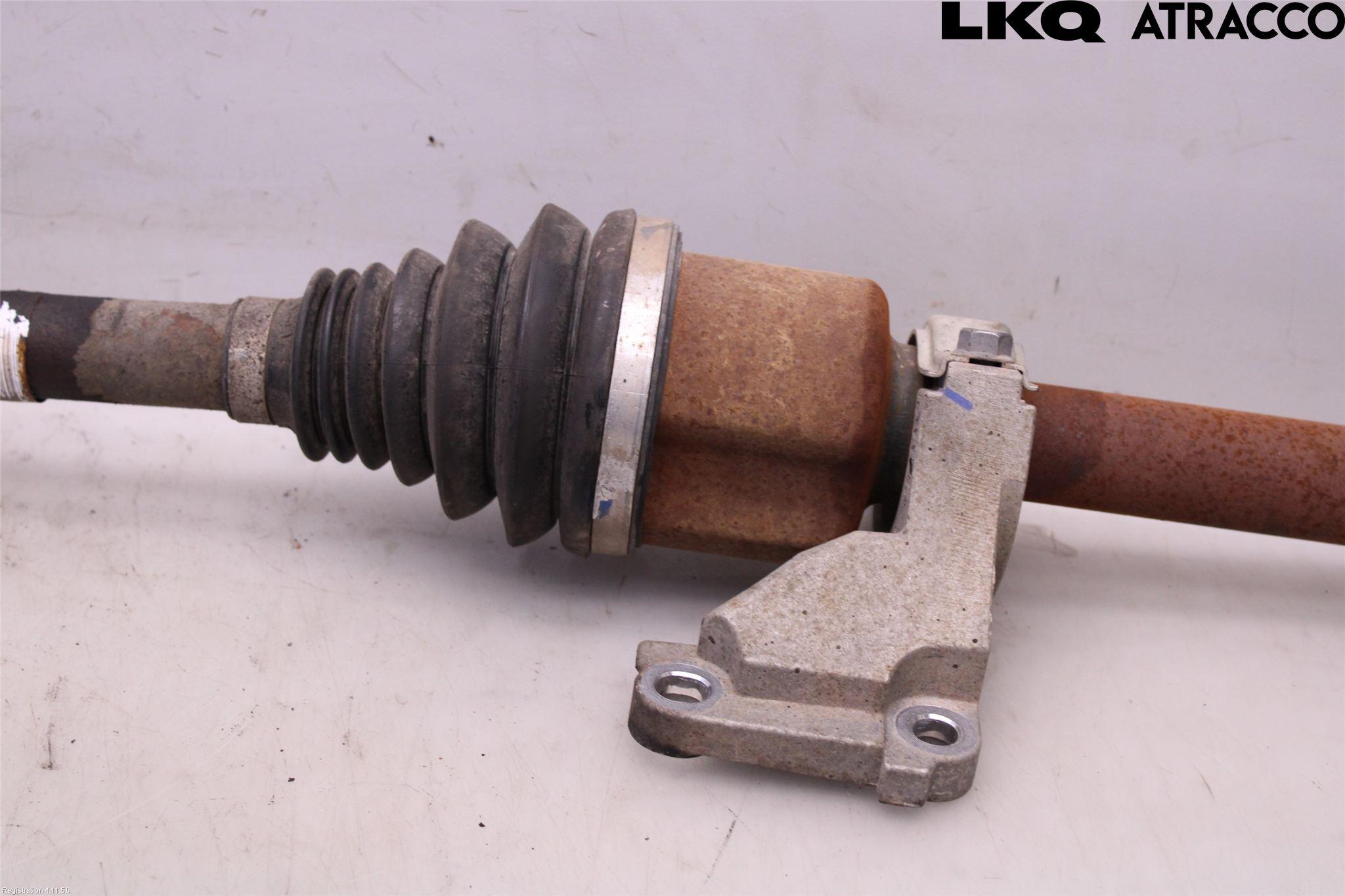Nissan NV300 16-22 Drivaxel Fram Höger
