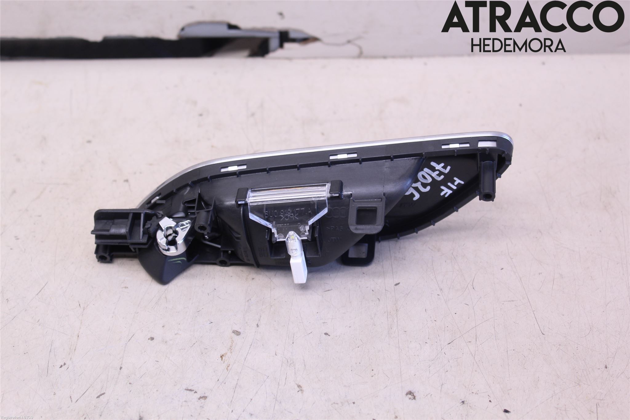 Audi Q3 8U 12-18 Dörrhandtag Inre Hö