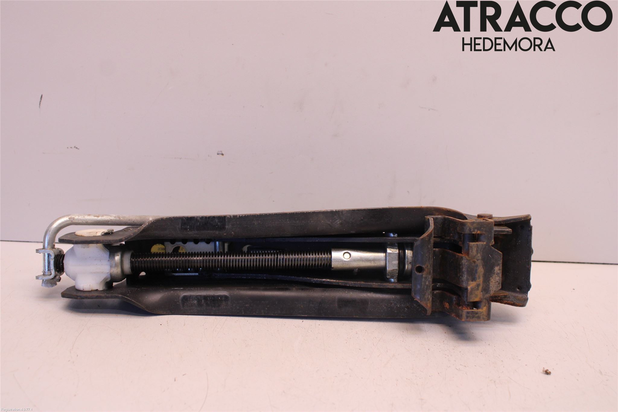 Volkswagen VW GOLF V 04-09 Domkraft