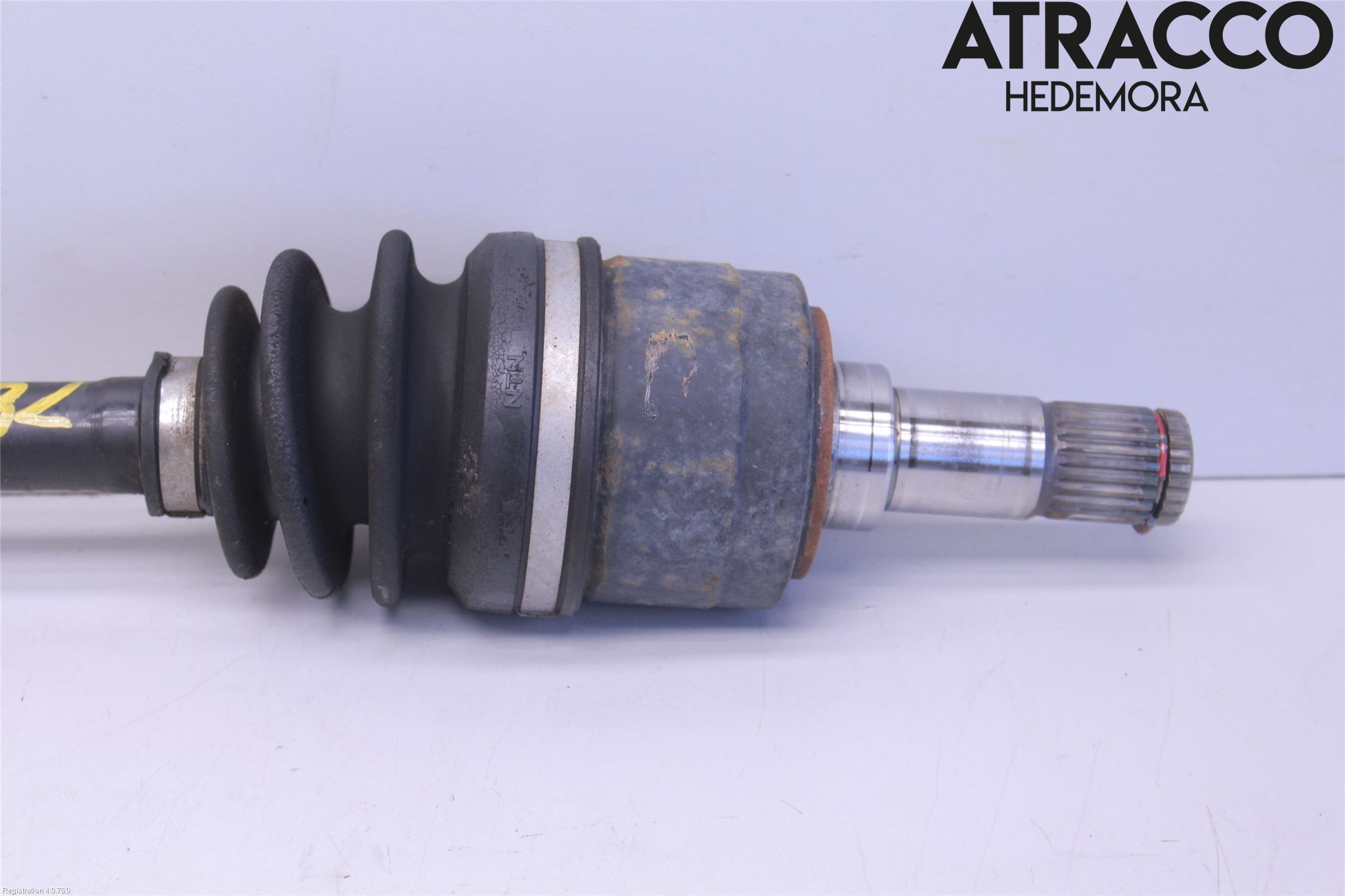 Mazda 2 (DE) 08-15 Drivaxel Fram Vänster