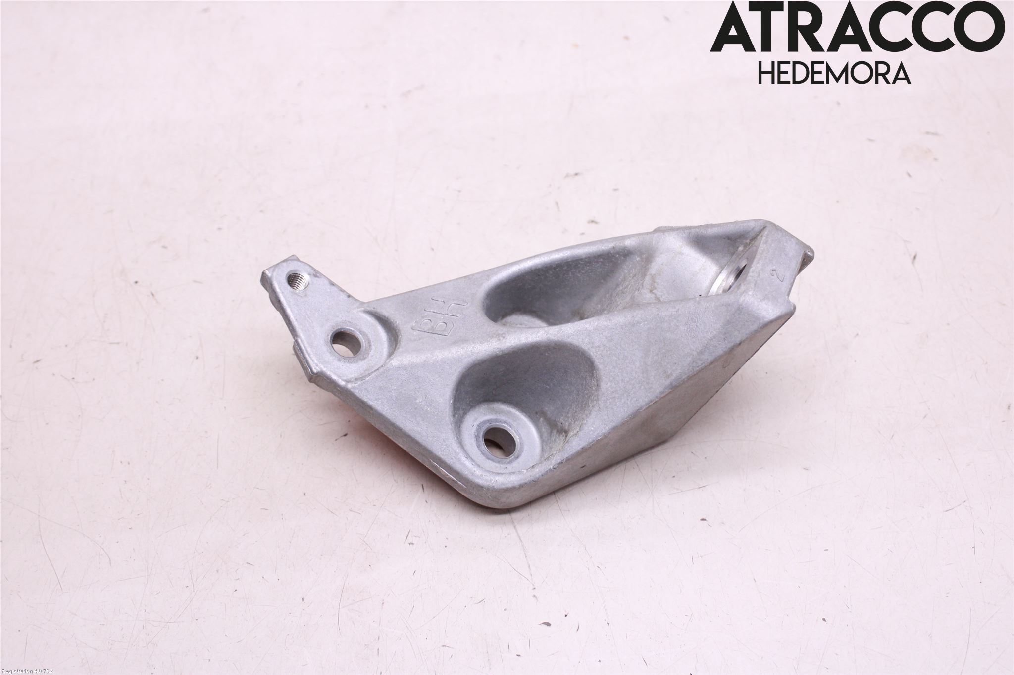 Toyota RAV4 19- Växellådsfäste