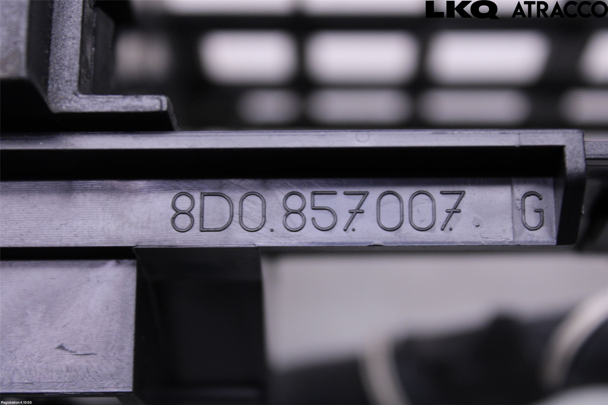 Audi A4/S4 94-99 Instrument-Radio Sarg