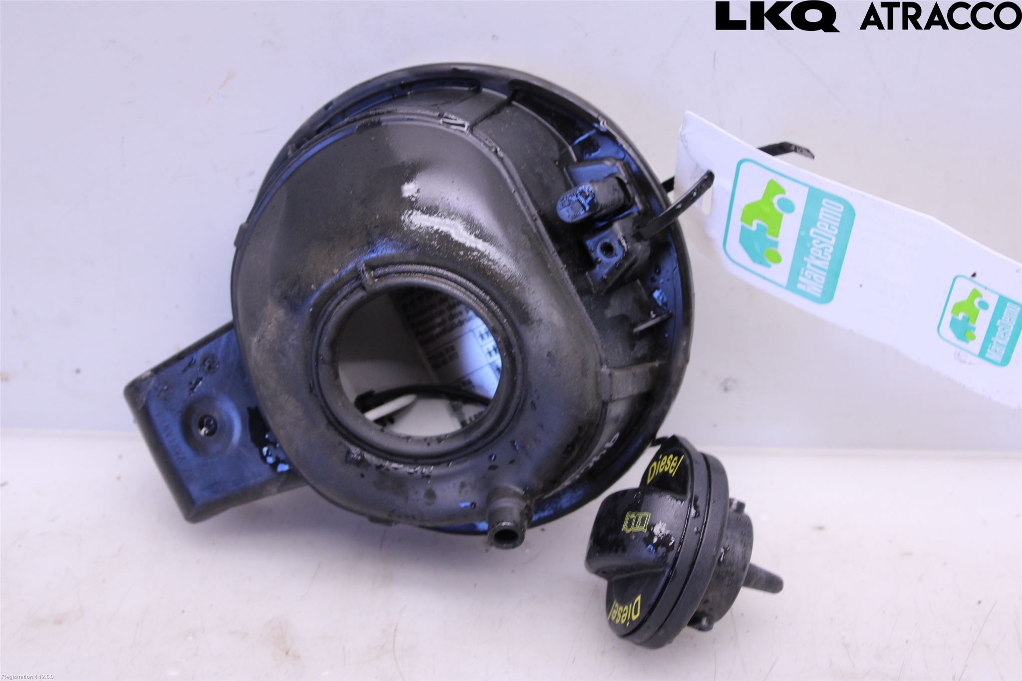 Volkswagen VW PASSAT 11-14 Tanklucka