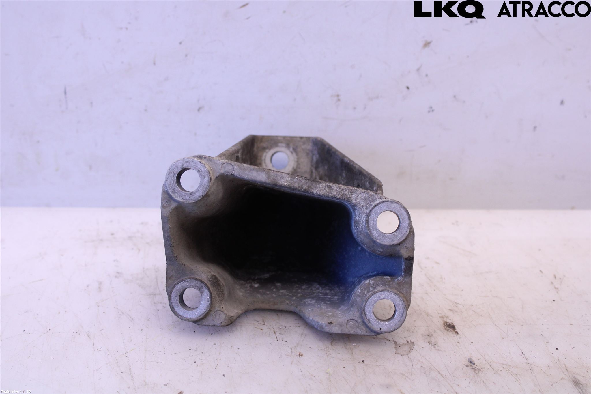 Audi A4/S4 99B-00 Växellådsfäste