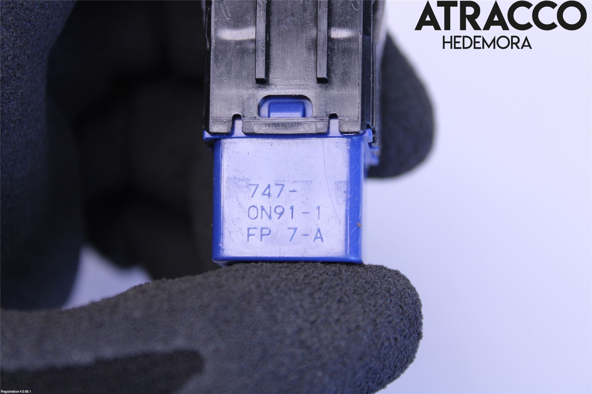 Toyota COROLLA 19- Strömställare Övrigt