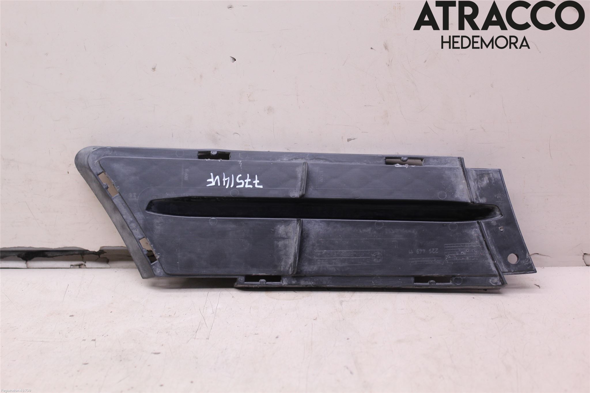 BMW 3 E90/91 SED/TOU 05-12 Grilldel Vänster