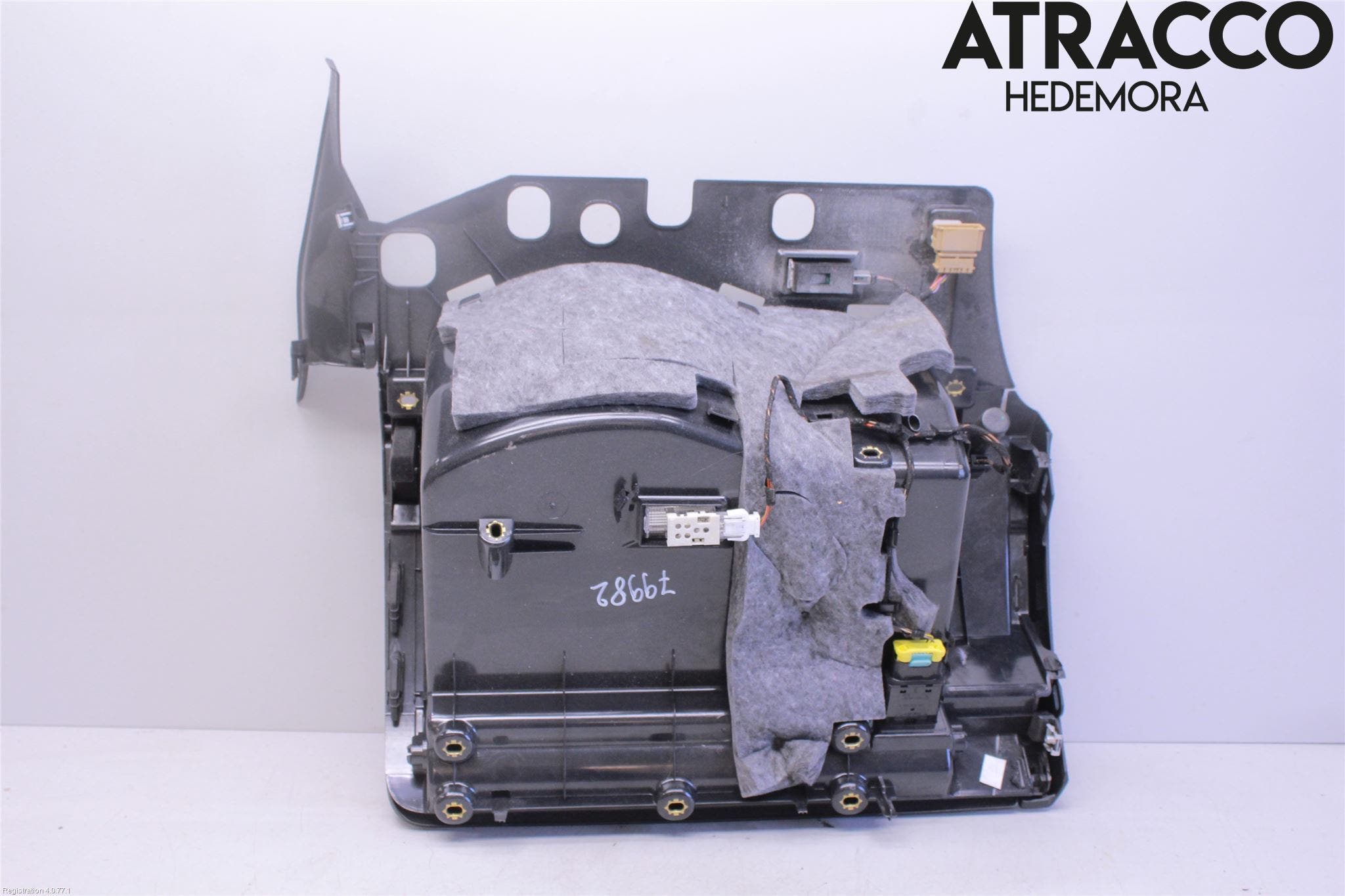 Audi Q5 09-16 Handskfack